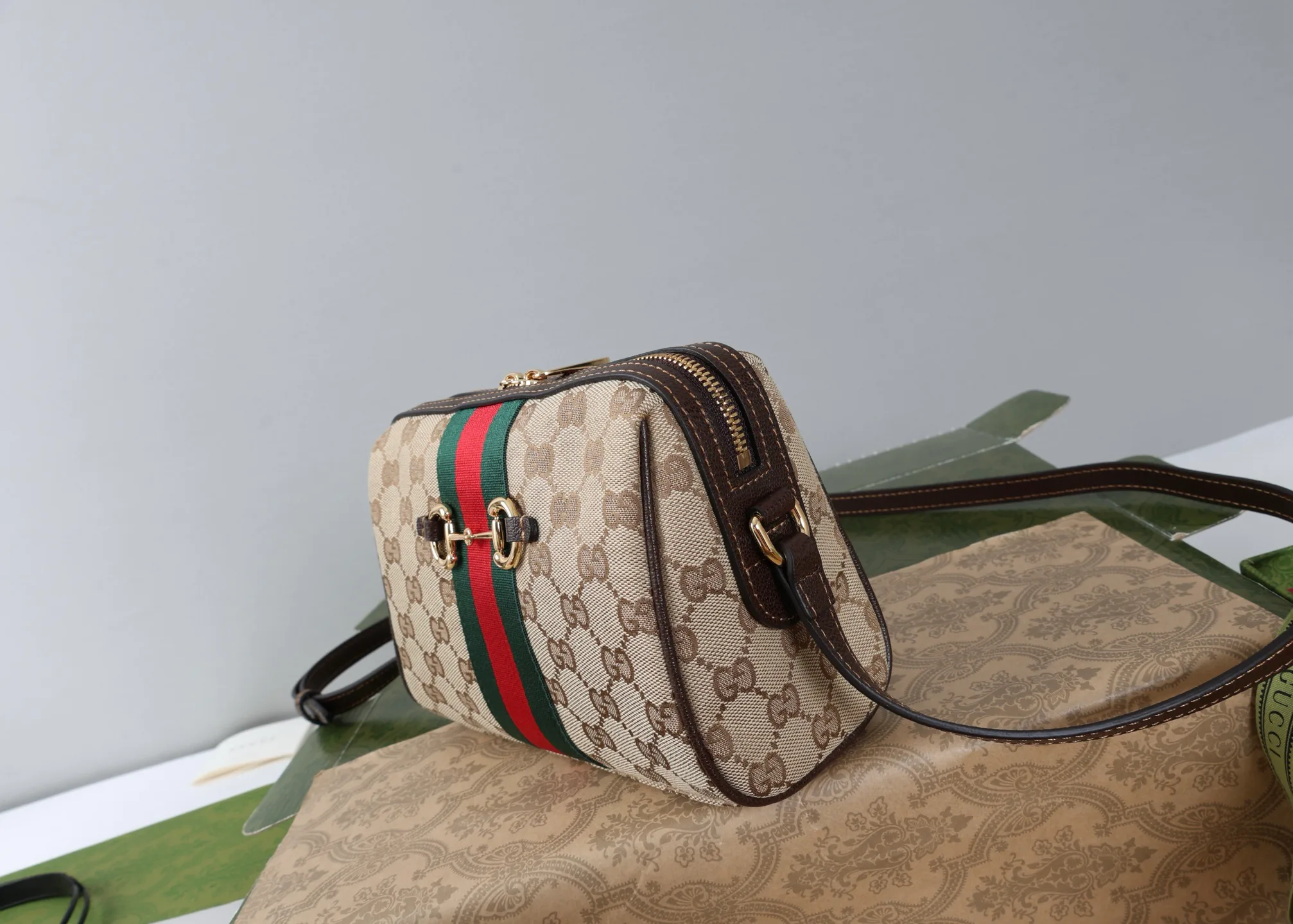 Women's Classic Handbags GUCCI 18004846