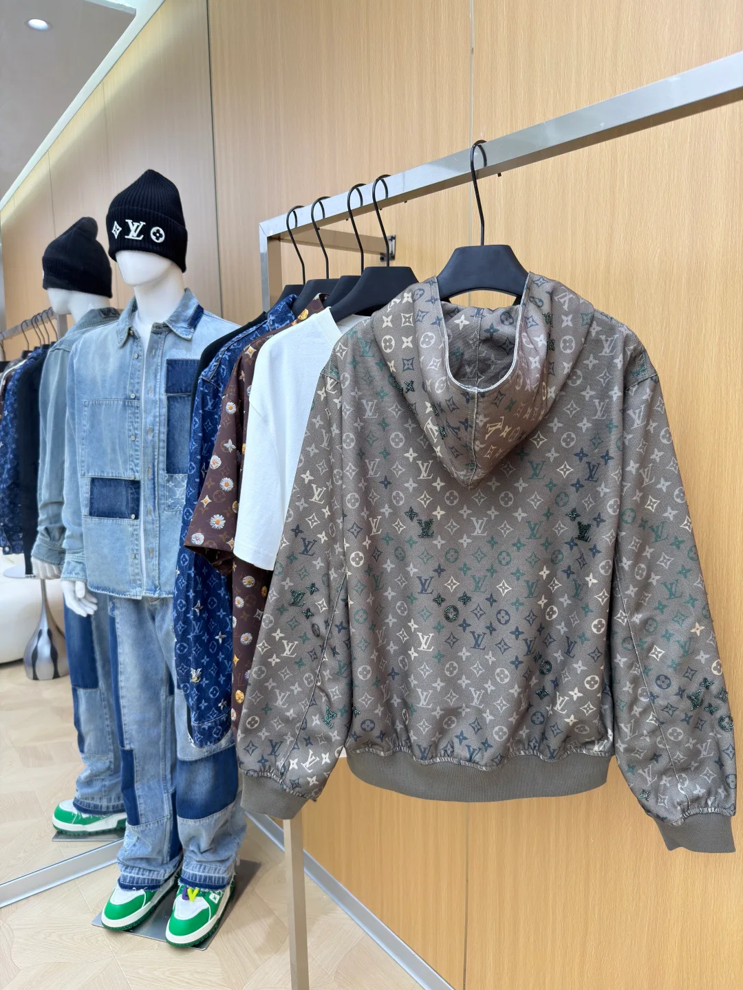 Men's Jackets And Down Jackets LOUIS VUITTON 17699435