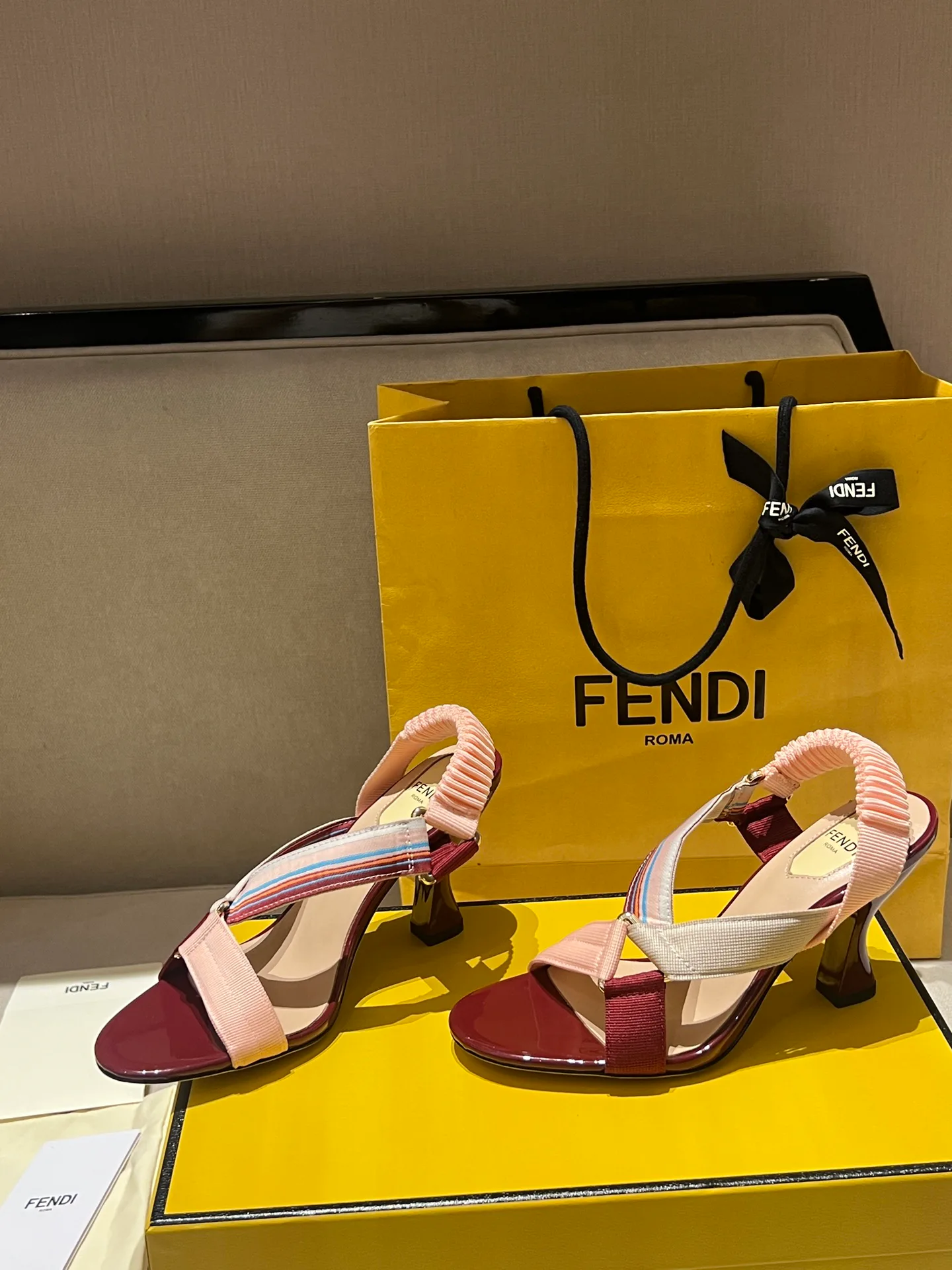 Women's Open-Toe Sandals FENDI 17762140