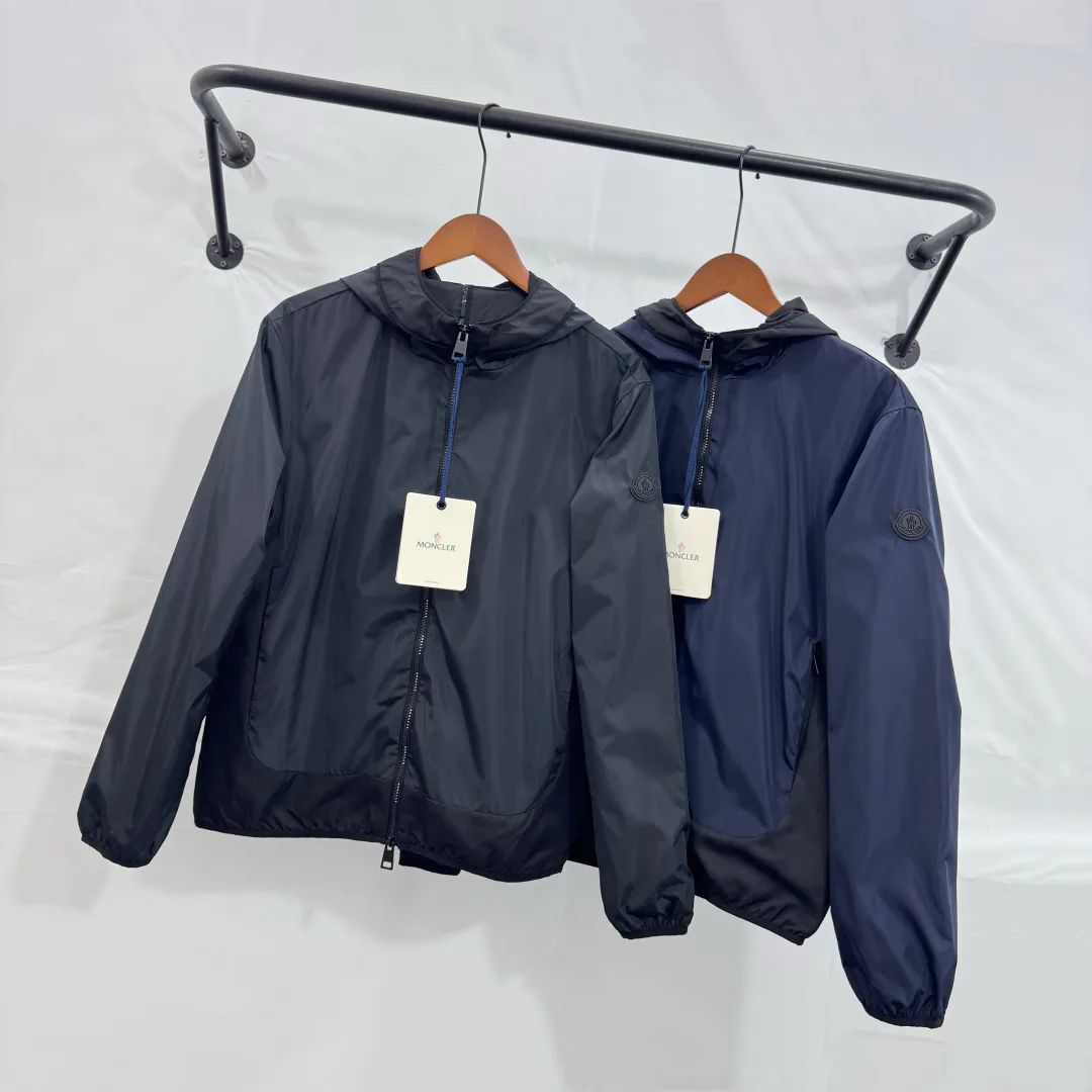 Women's Jackets And Down Jackets MONCLER 18002120
