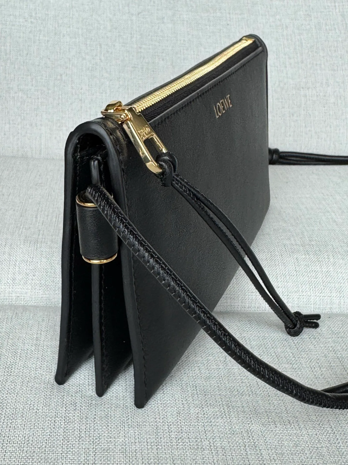 Women's Classic Handbags LOEWE 17551014