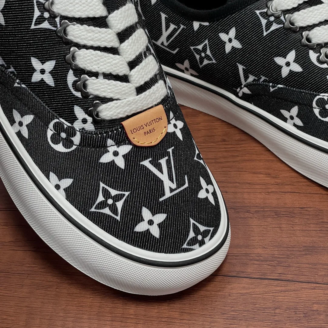 Кроссовки Мужские Louis Vuitton 18626472