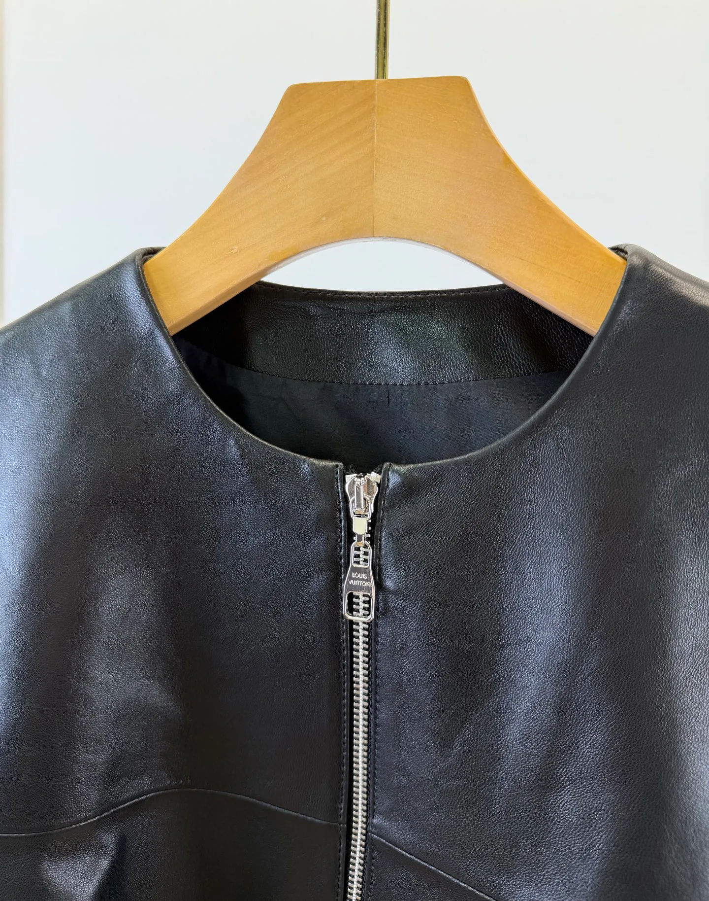 Women's Leather Jackets And Sheepskin Coats LOUIS VUITTON 17999055