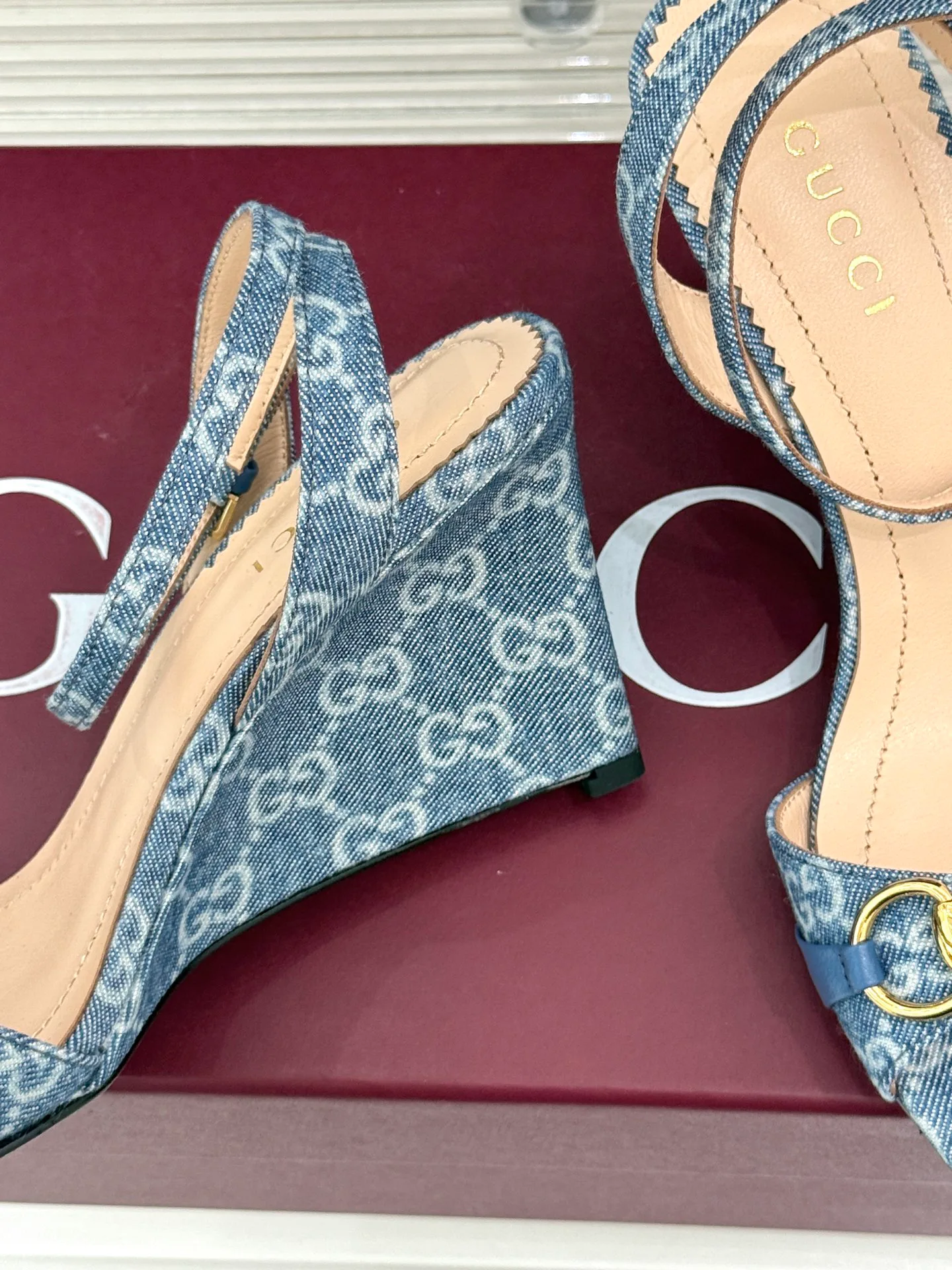 Women's Open-Toe Sandals GUCCI 17856186