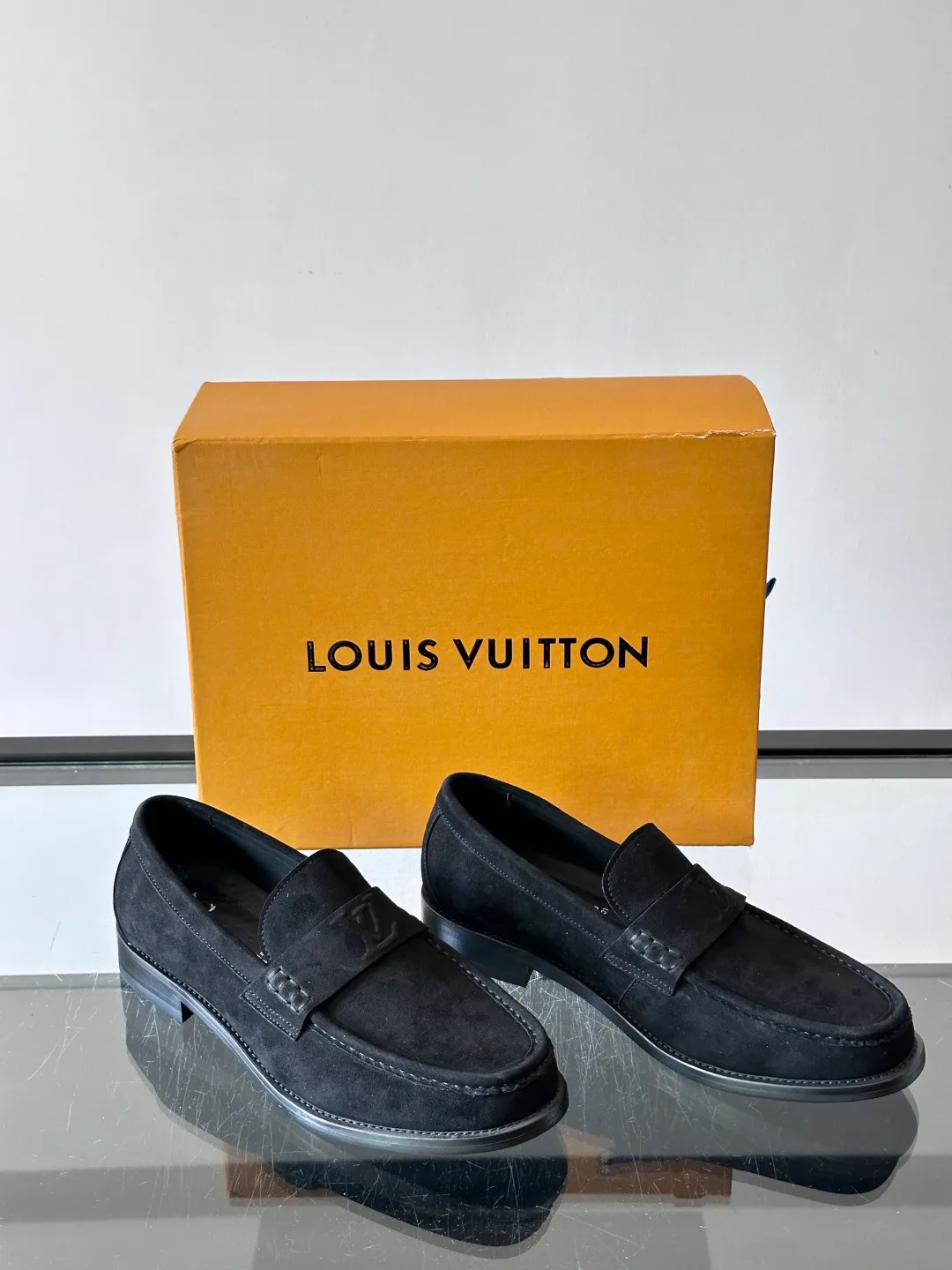 Men's Loafers And Dress Shoes LOUIS VUITTON 18101963