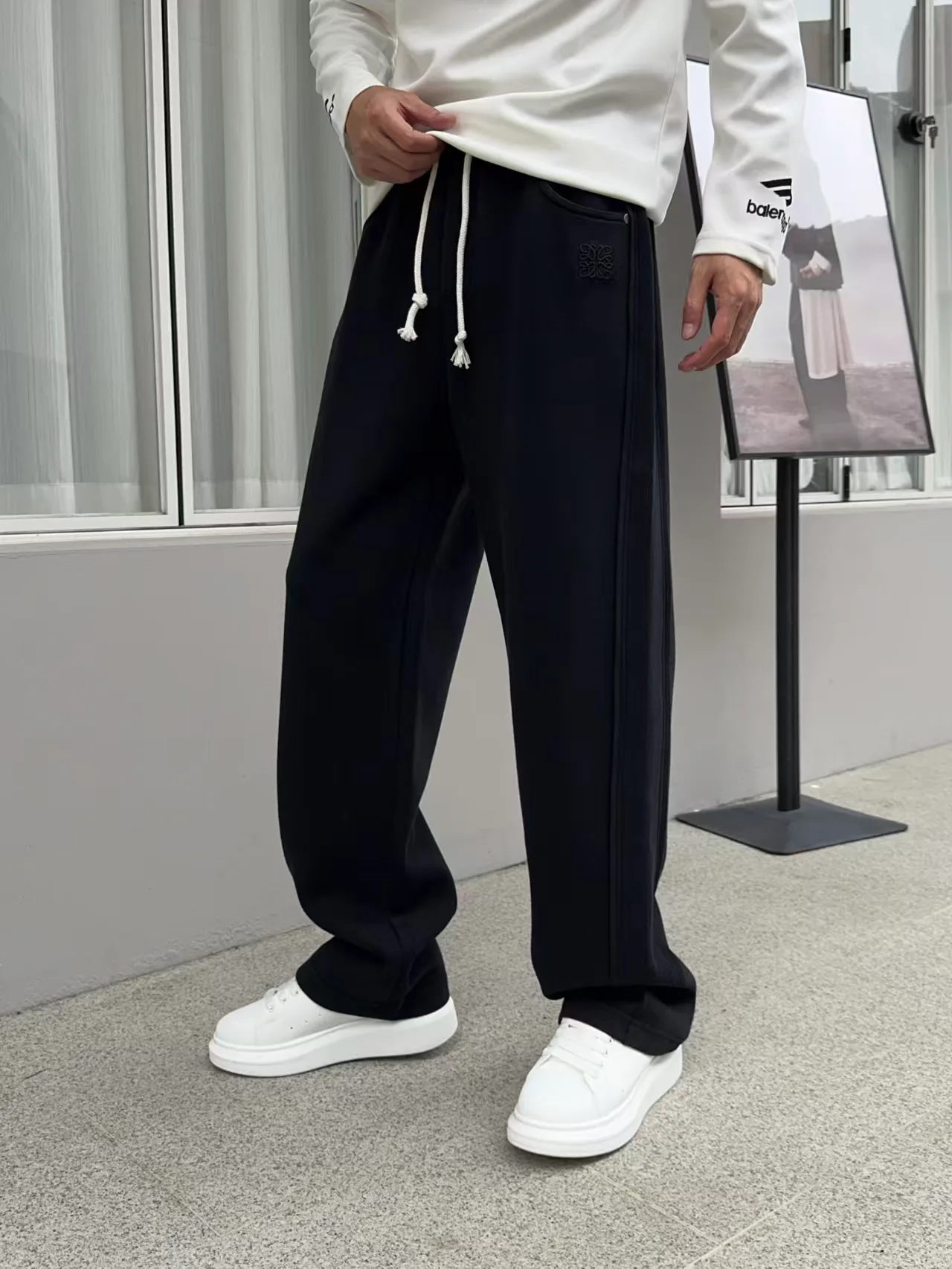 Men's Trousers LOEWE 18178321