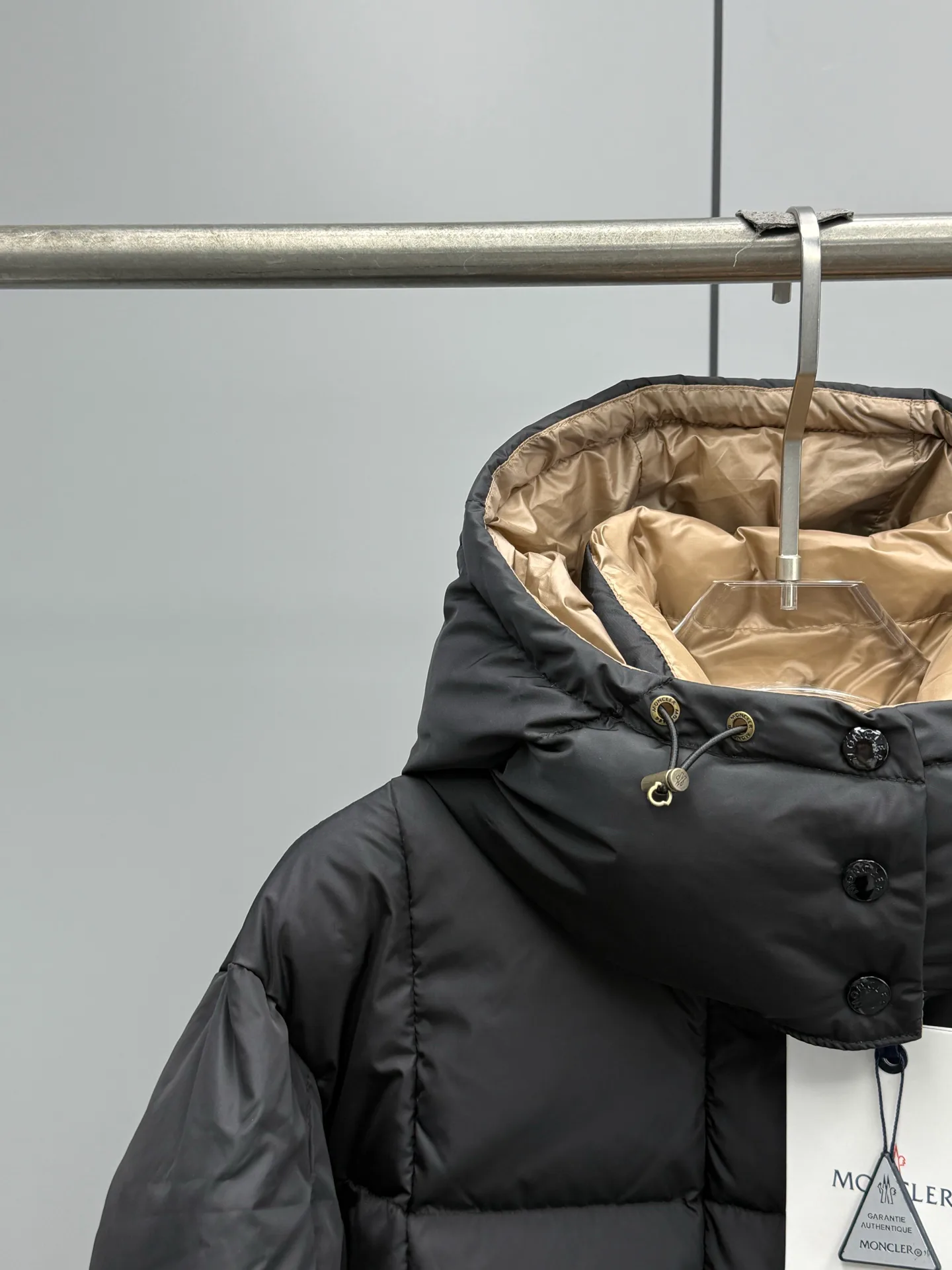 Women's Jackets And Down Jackets MONCLER 18326250