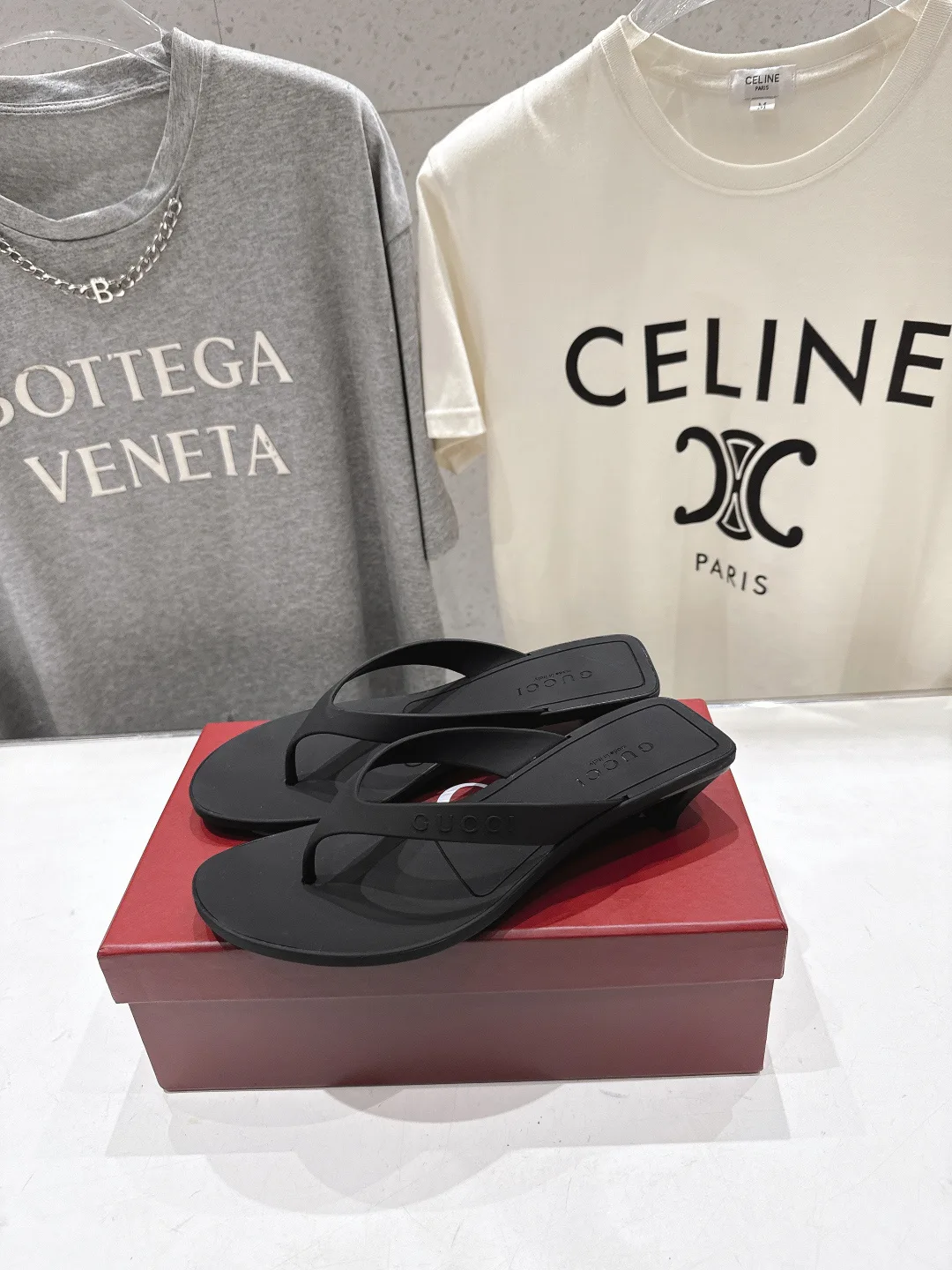 Women's Flip-Flops GUCCI 17057017