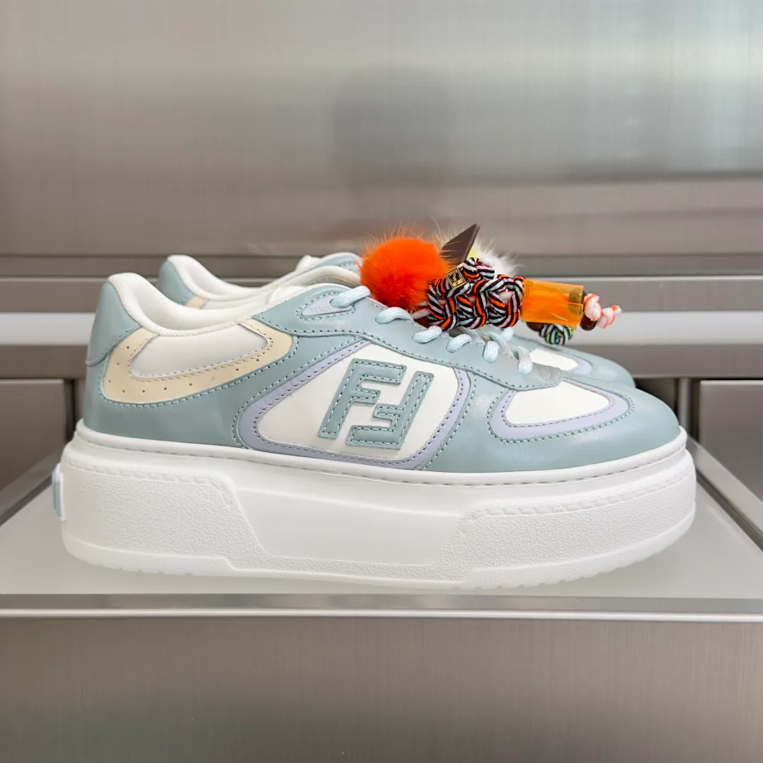 Women's Sneakers FENDI 17950680