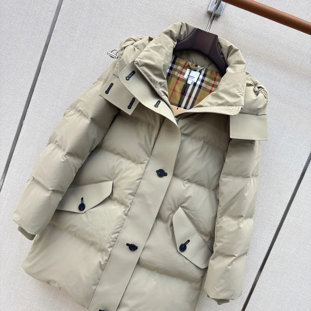 Women's Jackets And Down Jackets BURBERRY 18245895