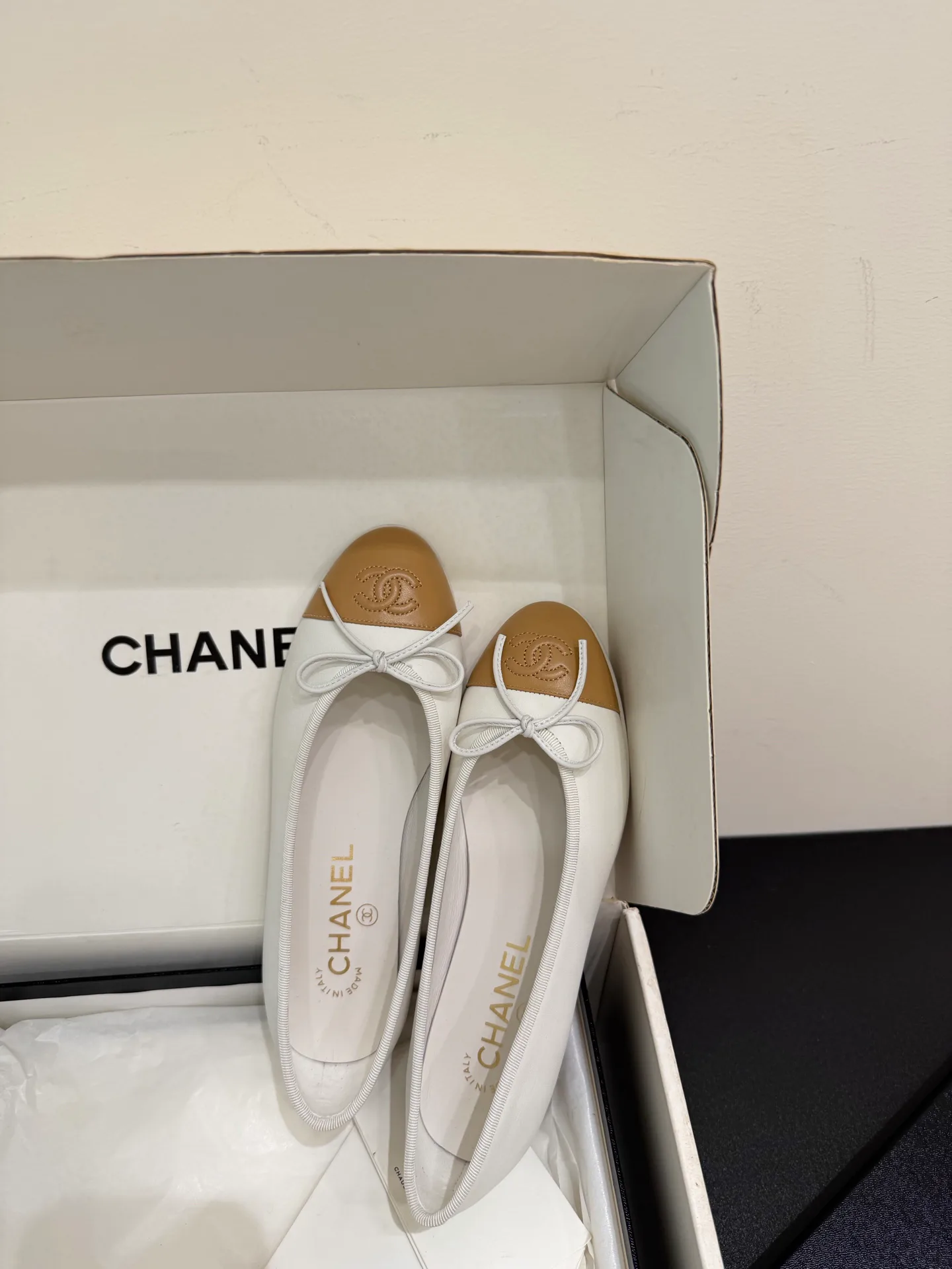 Women's Ballet Flats CHANEL 18080135