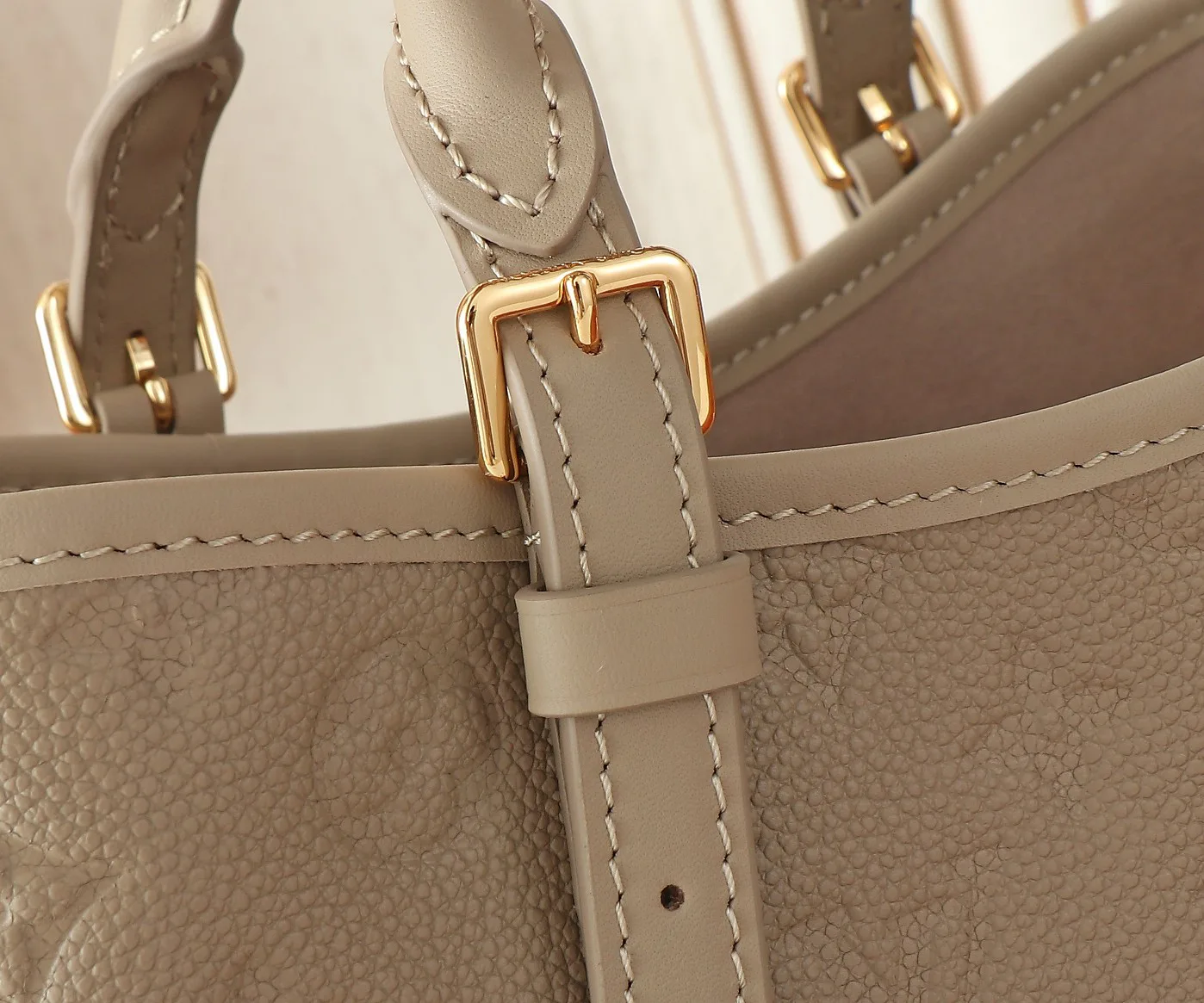 Women's Classic Handbags LOUIS VUITTON 17615675