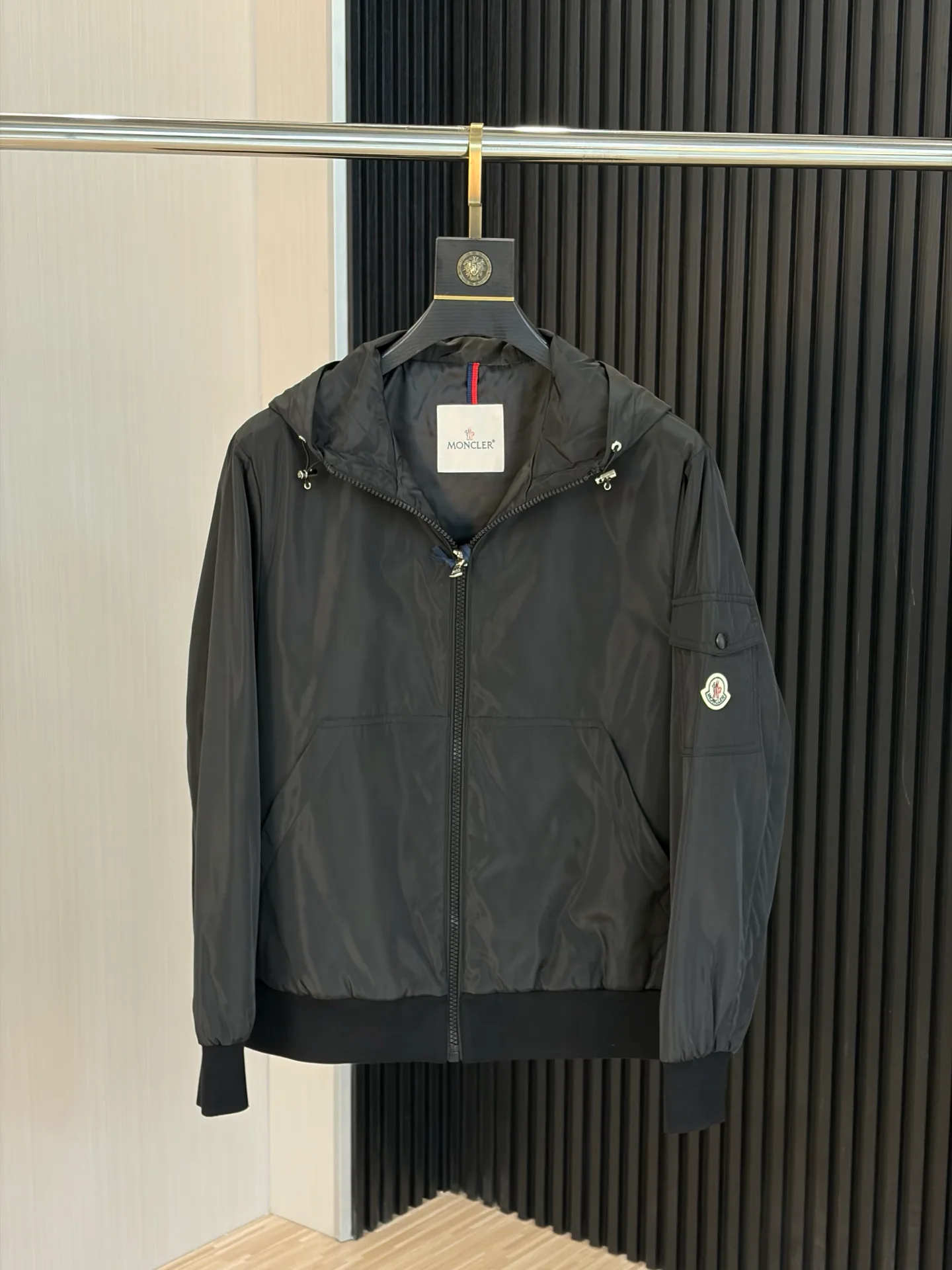 Men's Jackets And Down Jackets MONCLER 18218449
