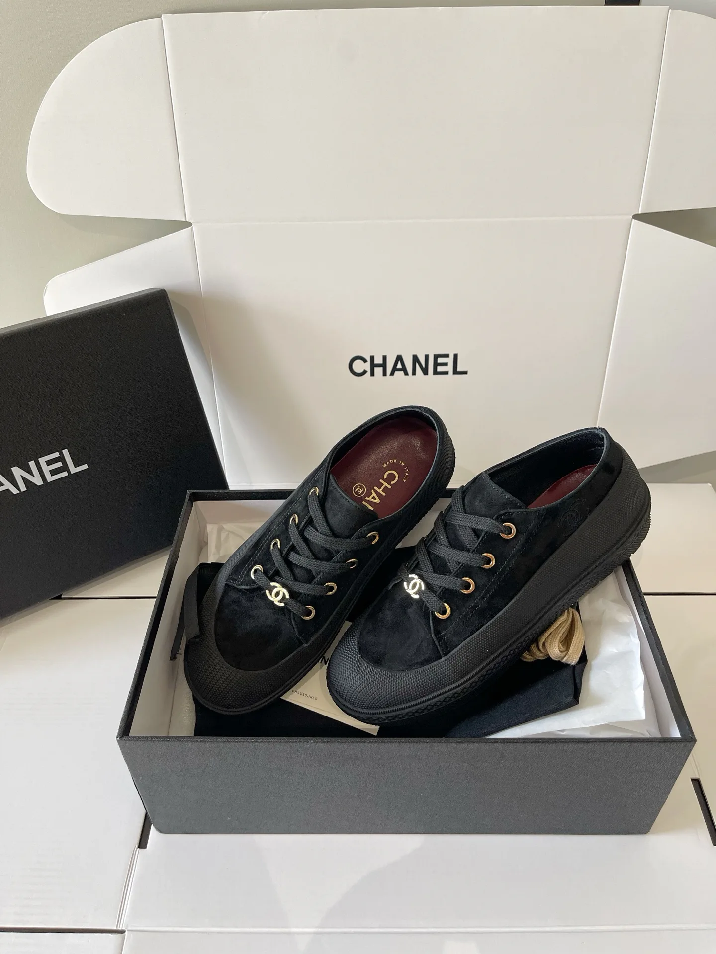 Women's Sneakers CHANEL 18437965