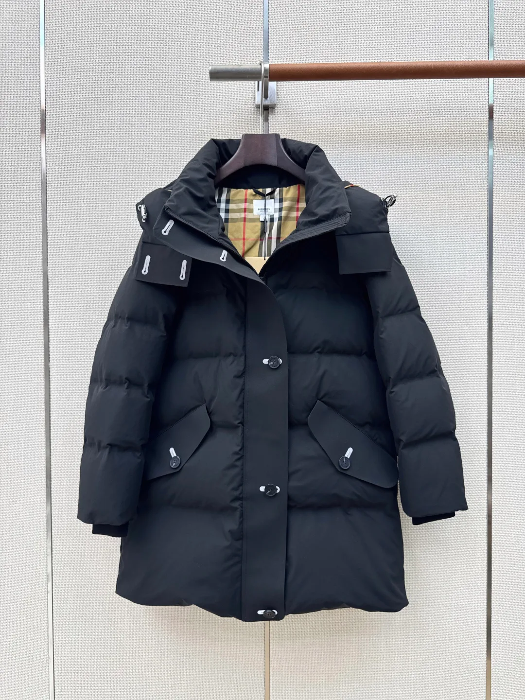 Women's Jackets And Down Jackets BURBERRY 18245896