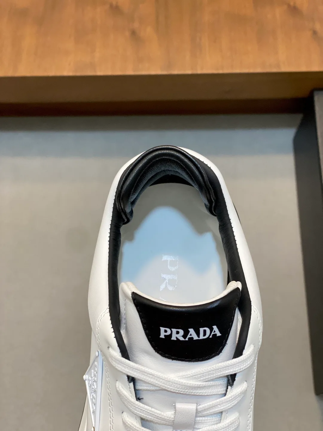 Men's Sneakers PRADA 18116640