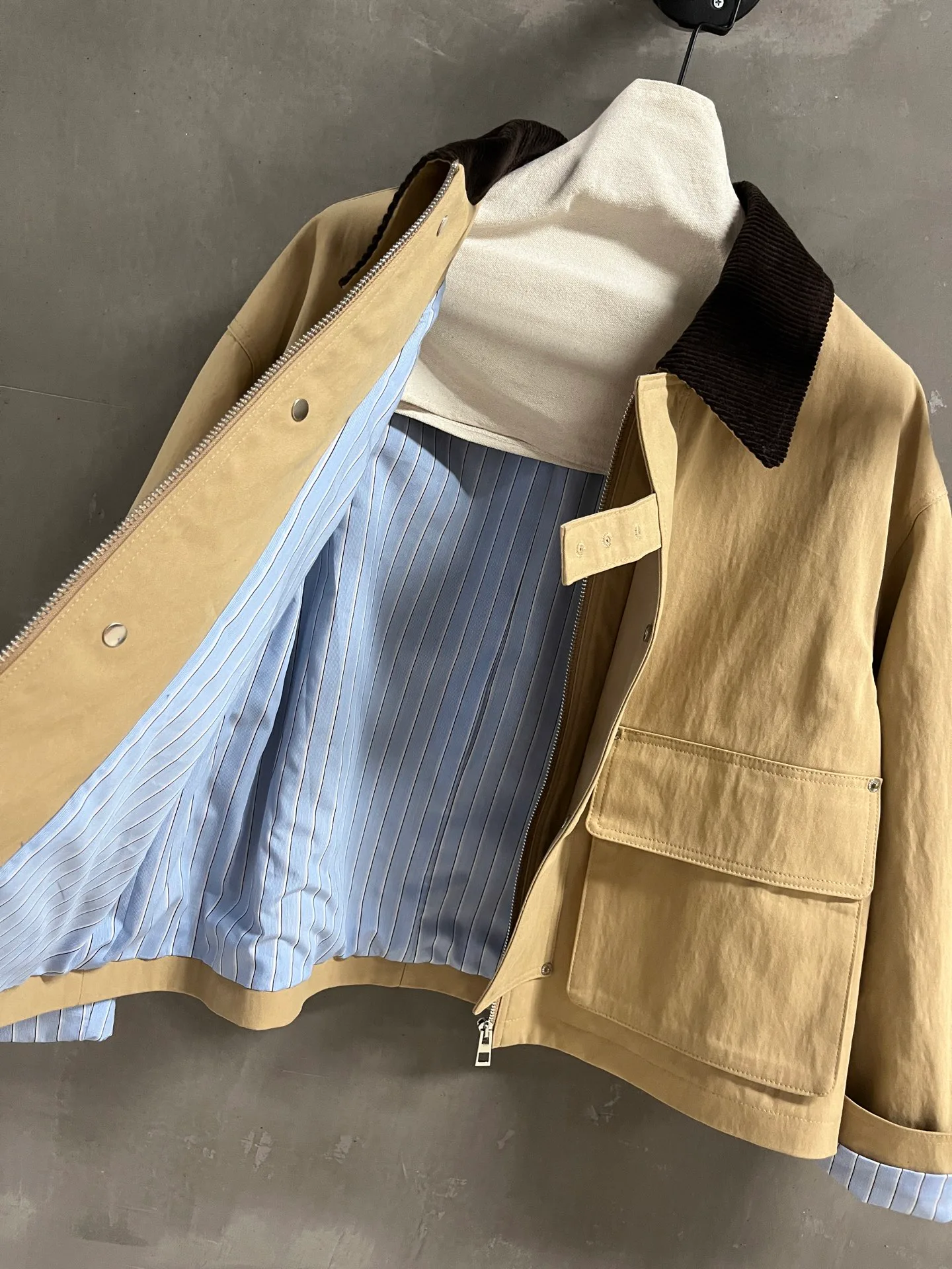 Women's Jackets And Down Jackets LOEWE 18172836