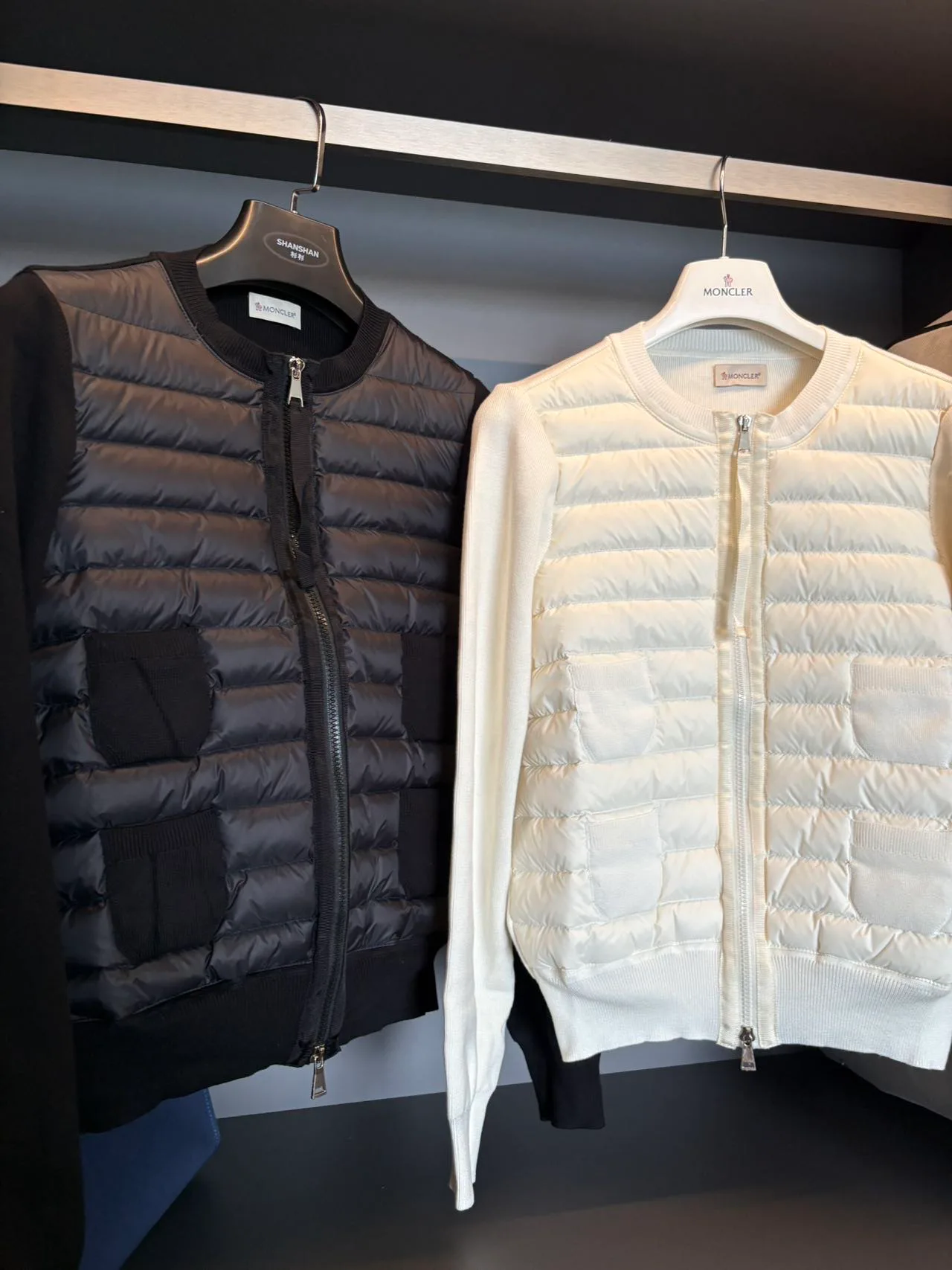 Women's Jackets And Down Jackets MONCLER 18110983