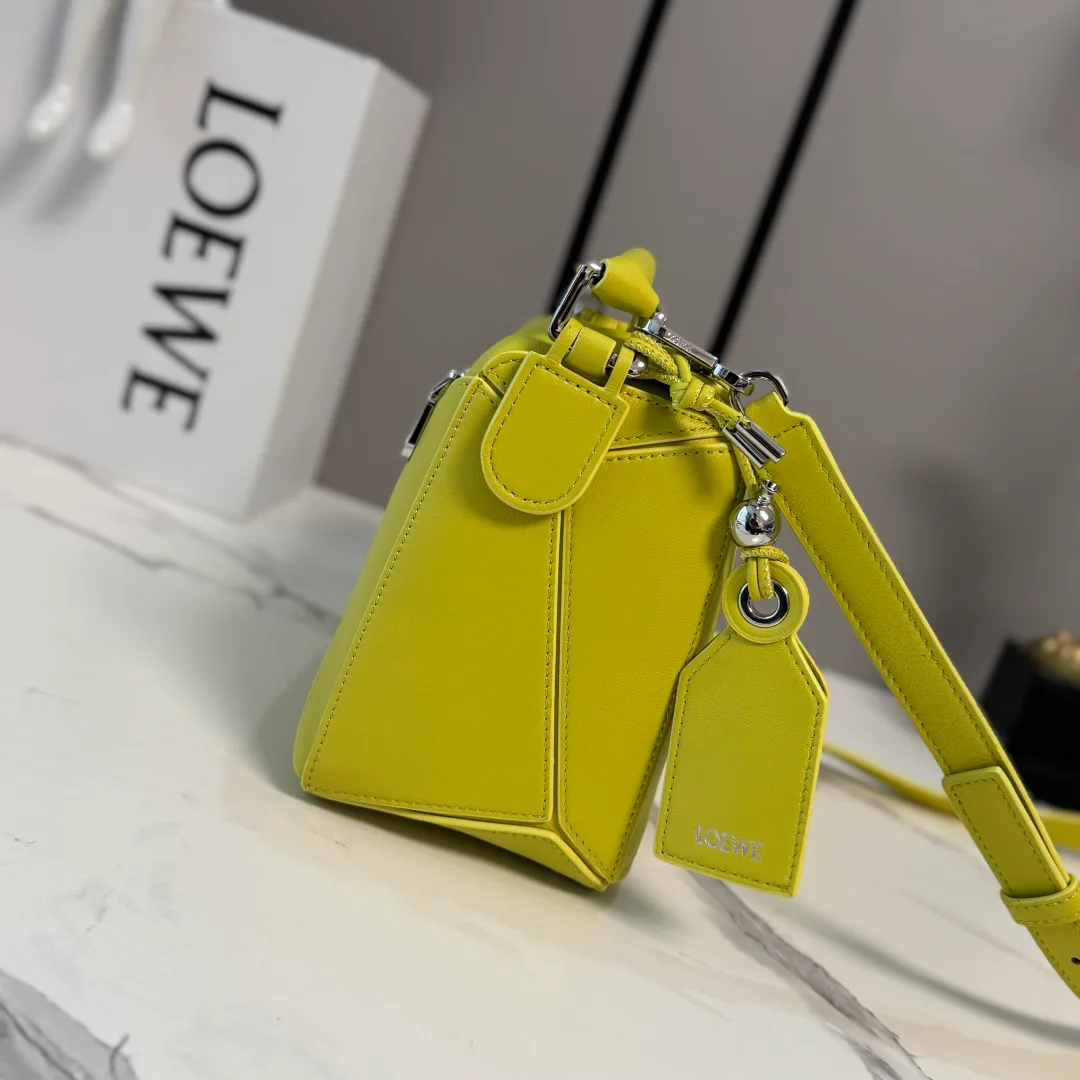 Women's Classic Handbags LOEWE 18328830