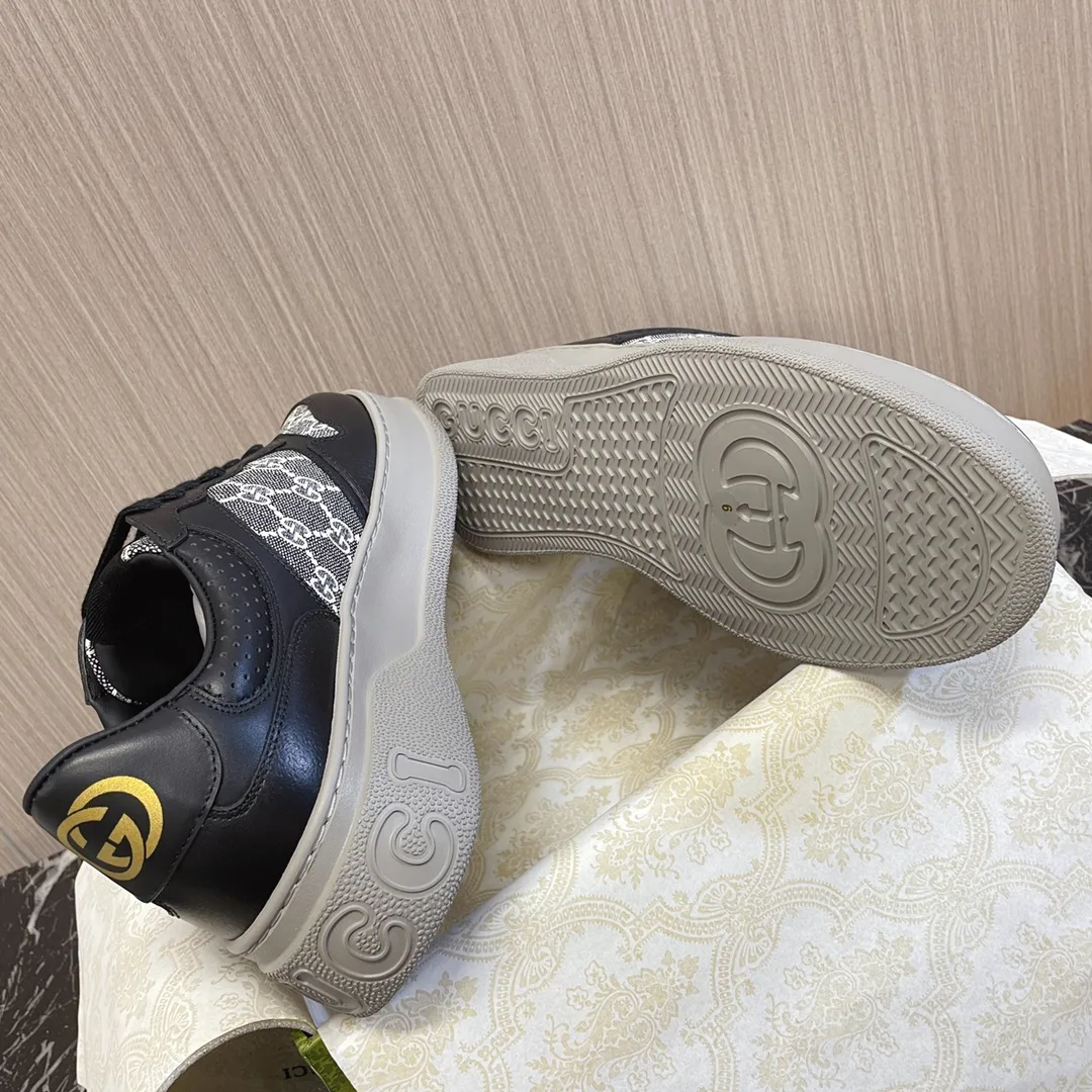 Women's Sneakers GUCCI 18011329