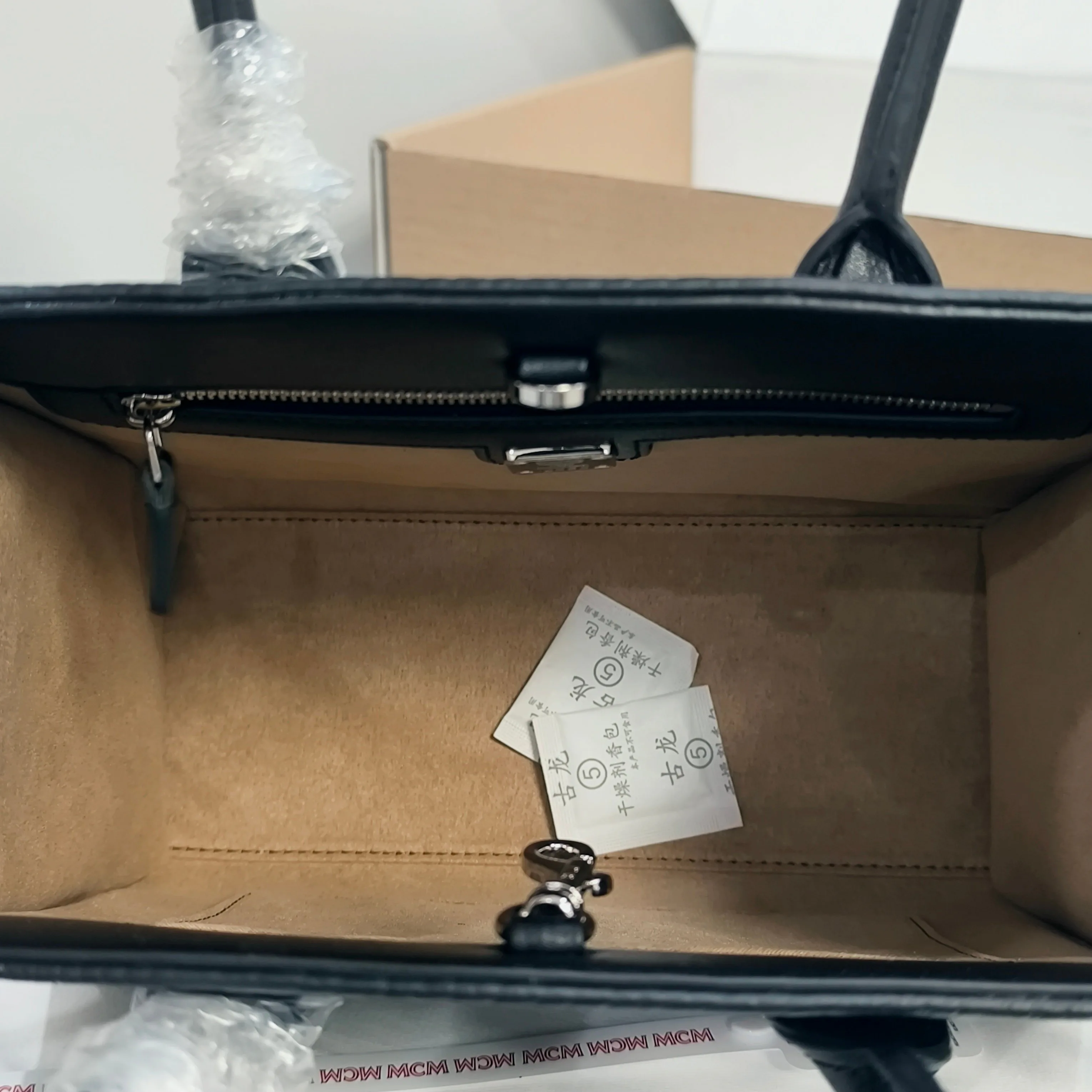 Women's Classic Handbags MCM 18223309