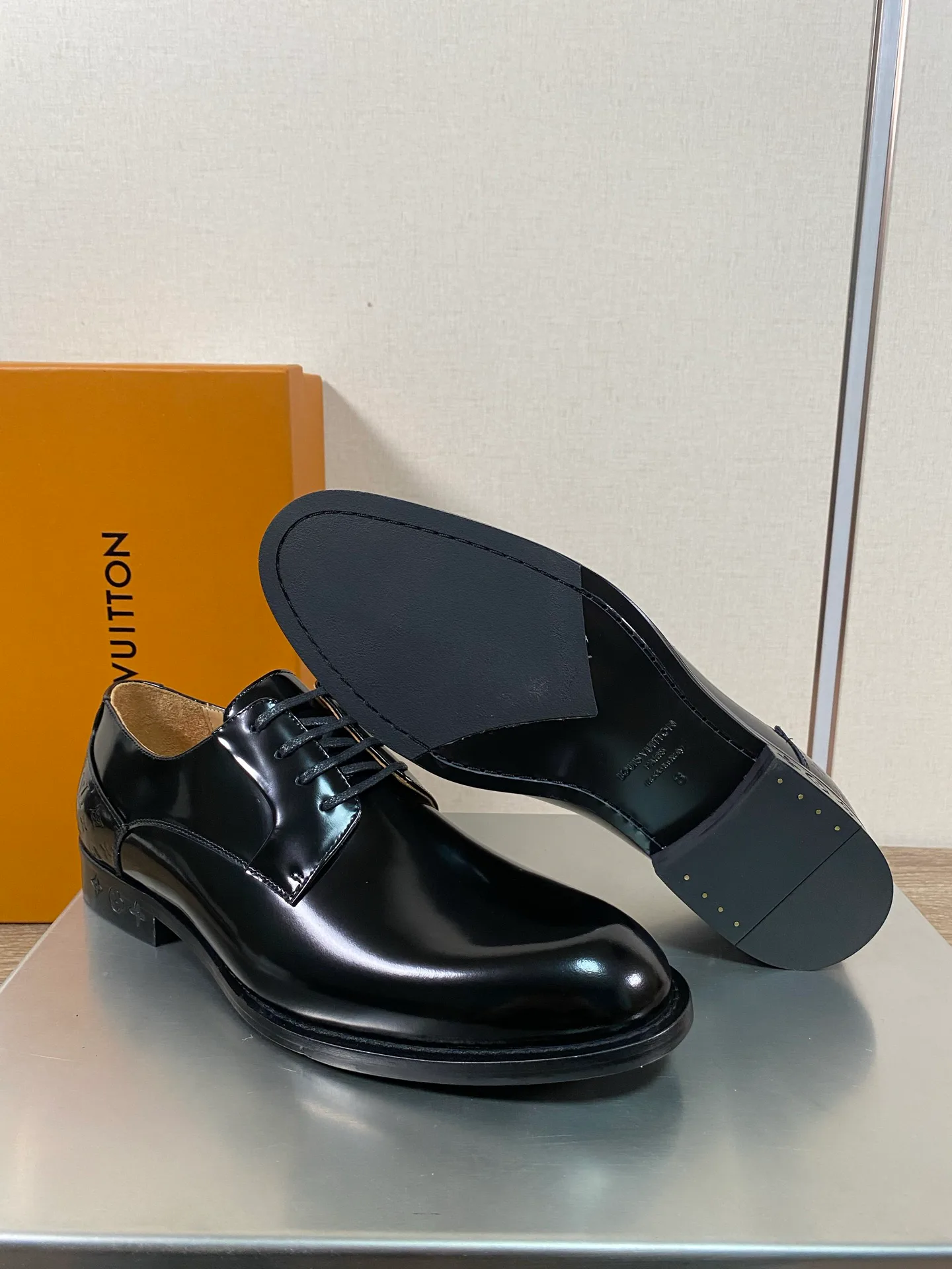 Men's Loafers And Dress Shoes LOUIS VUITTON 18078676