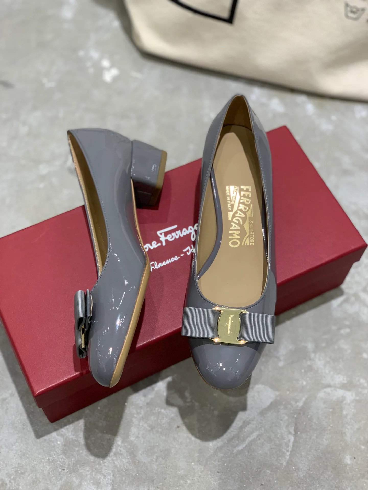 Women's Ballet Flats SALVATORE FERRAGAMO 18340672