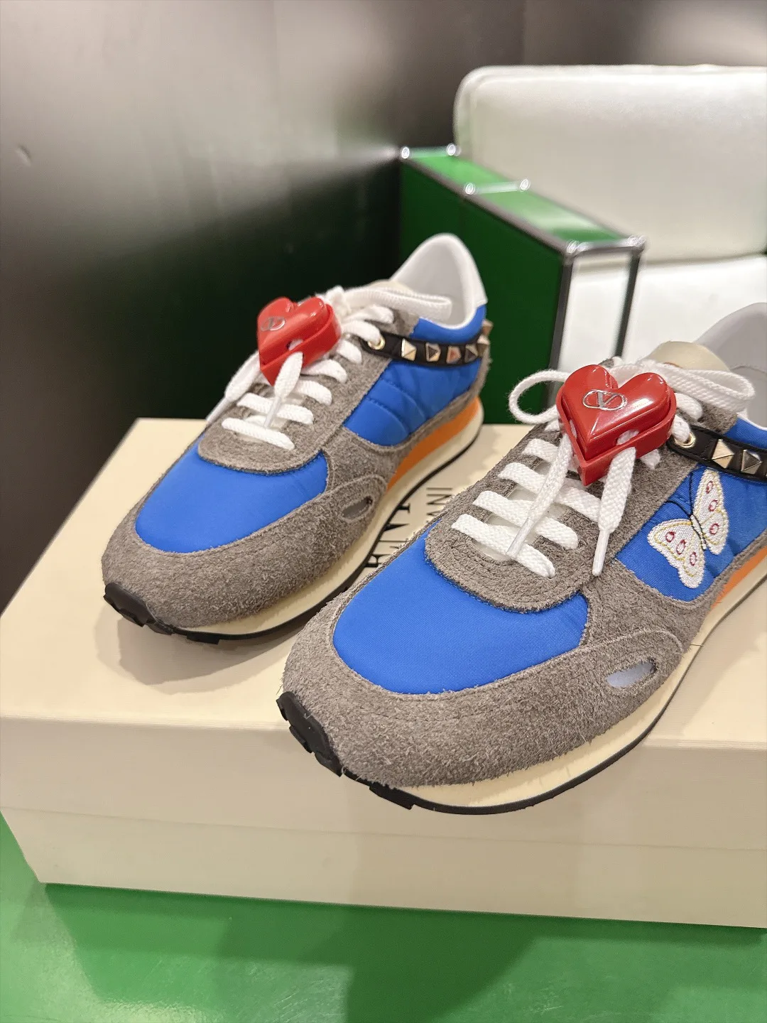Women's Sneakers VALENTINO 18361079