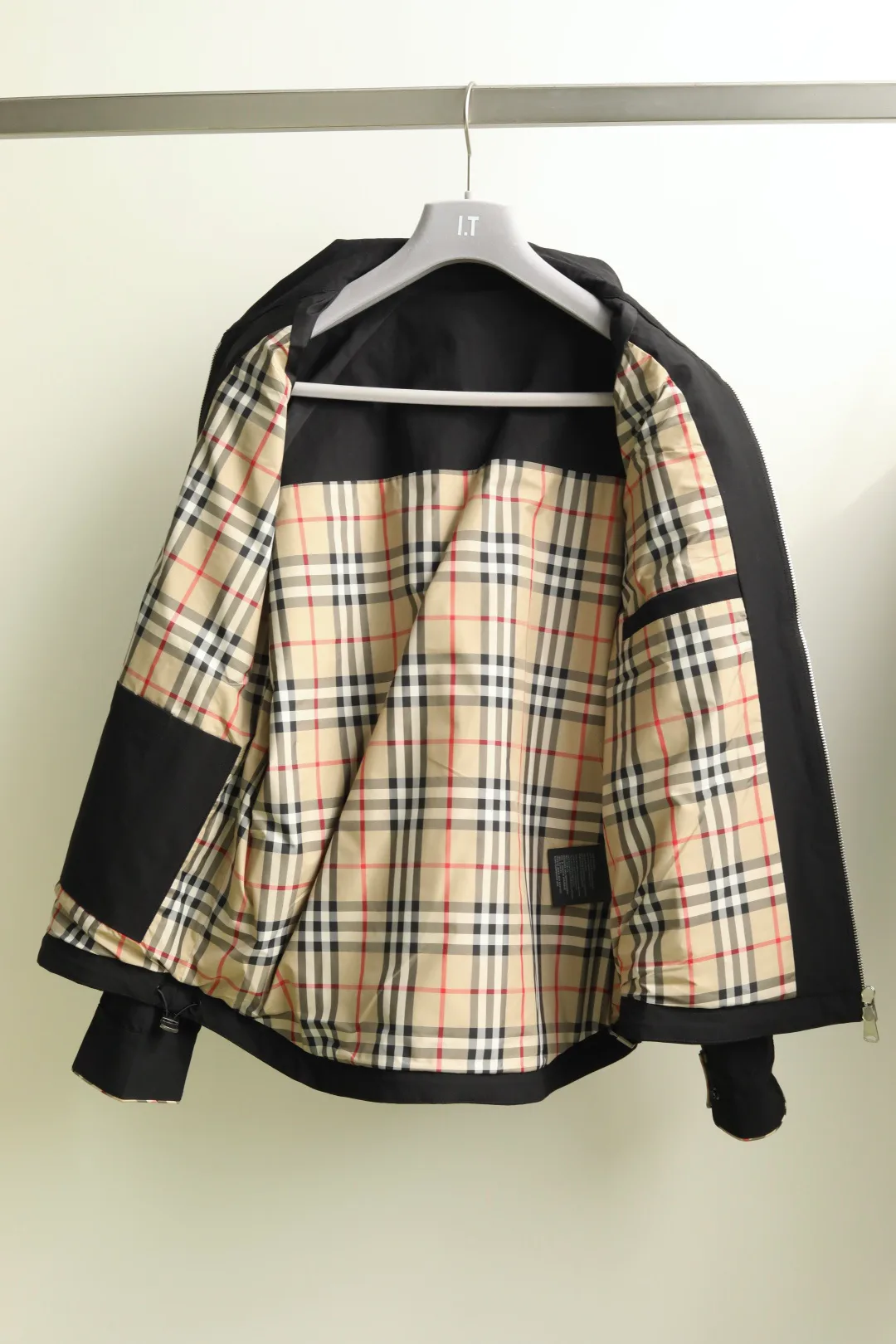 Men's Jackets And Down Jackets BURBERRY 18555527