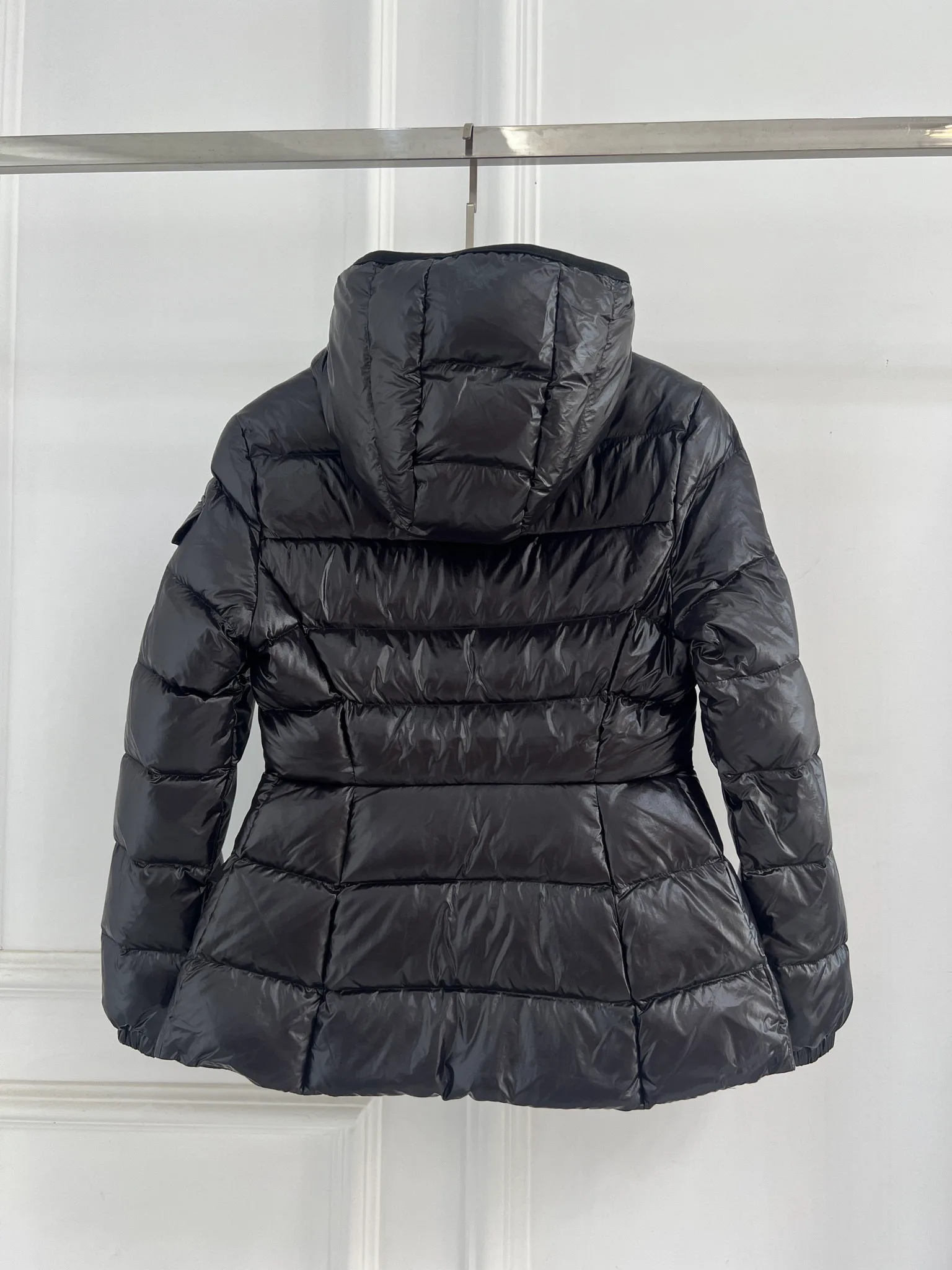 Women's Jackets And Down Jackets MONCLER 18416197
