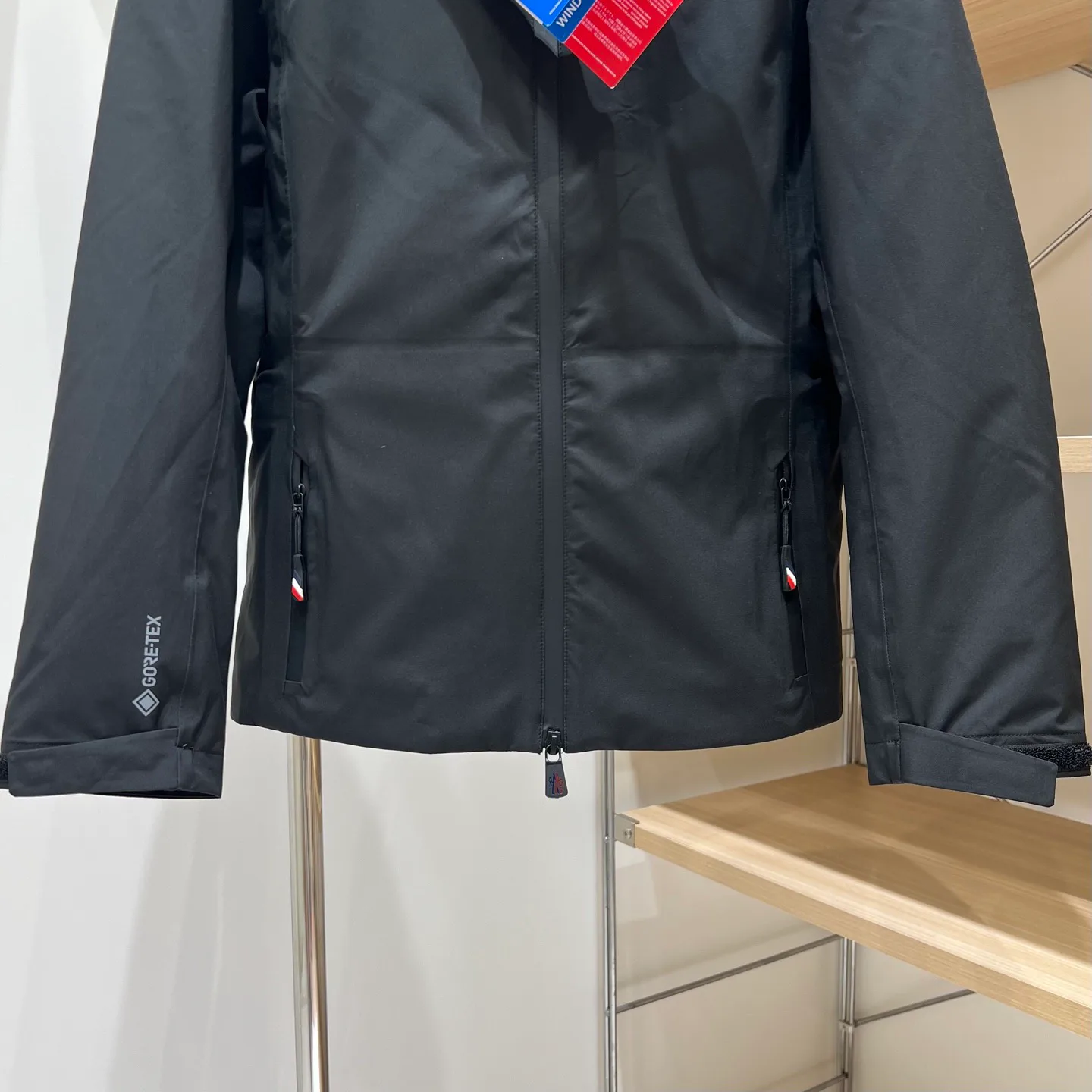 Women's Jackets And Down Jackets MONCLER 18131361