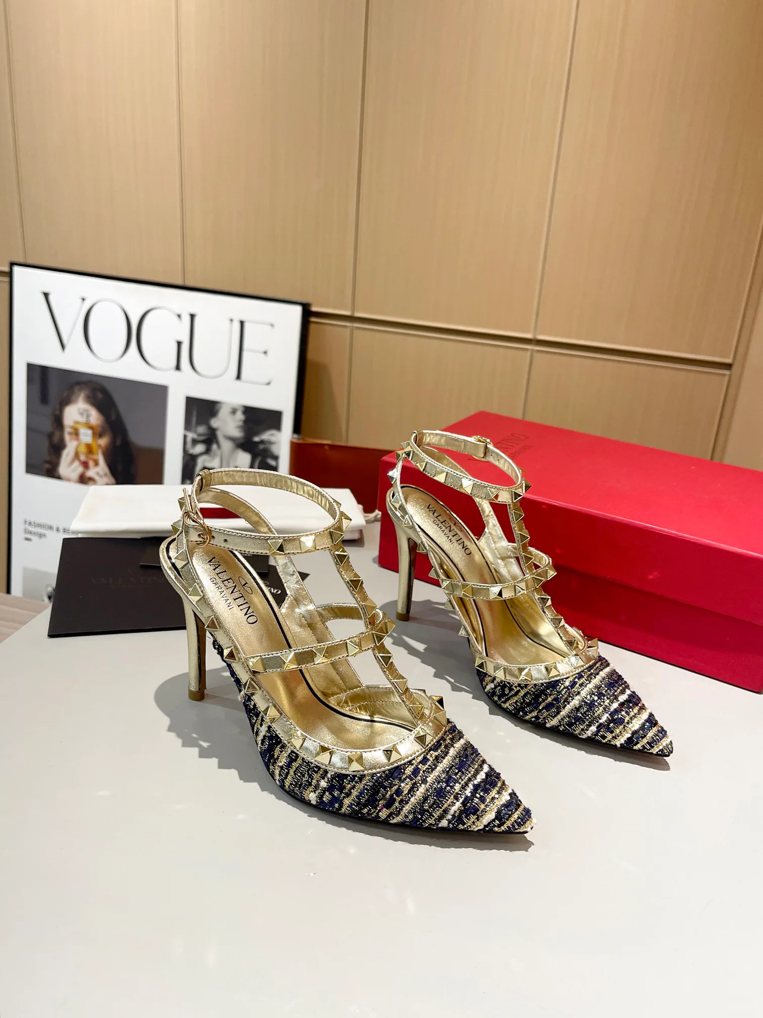 Women's Heels VALENTINO 17956802