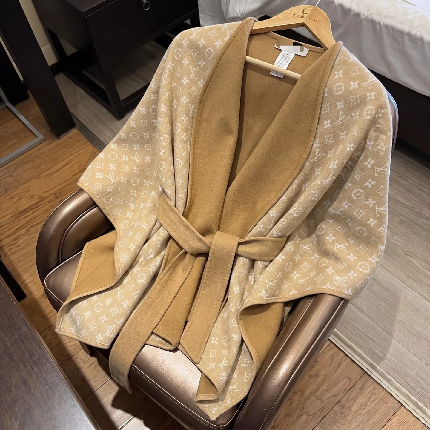 Women's Coats LOUIS VUITTON 18262606
