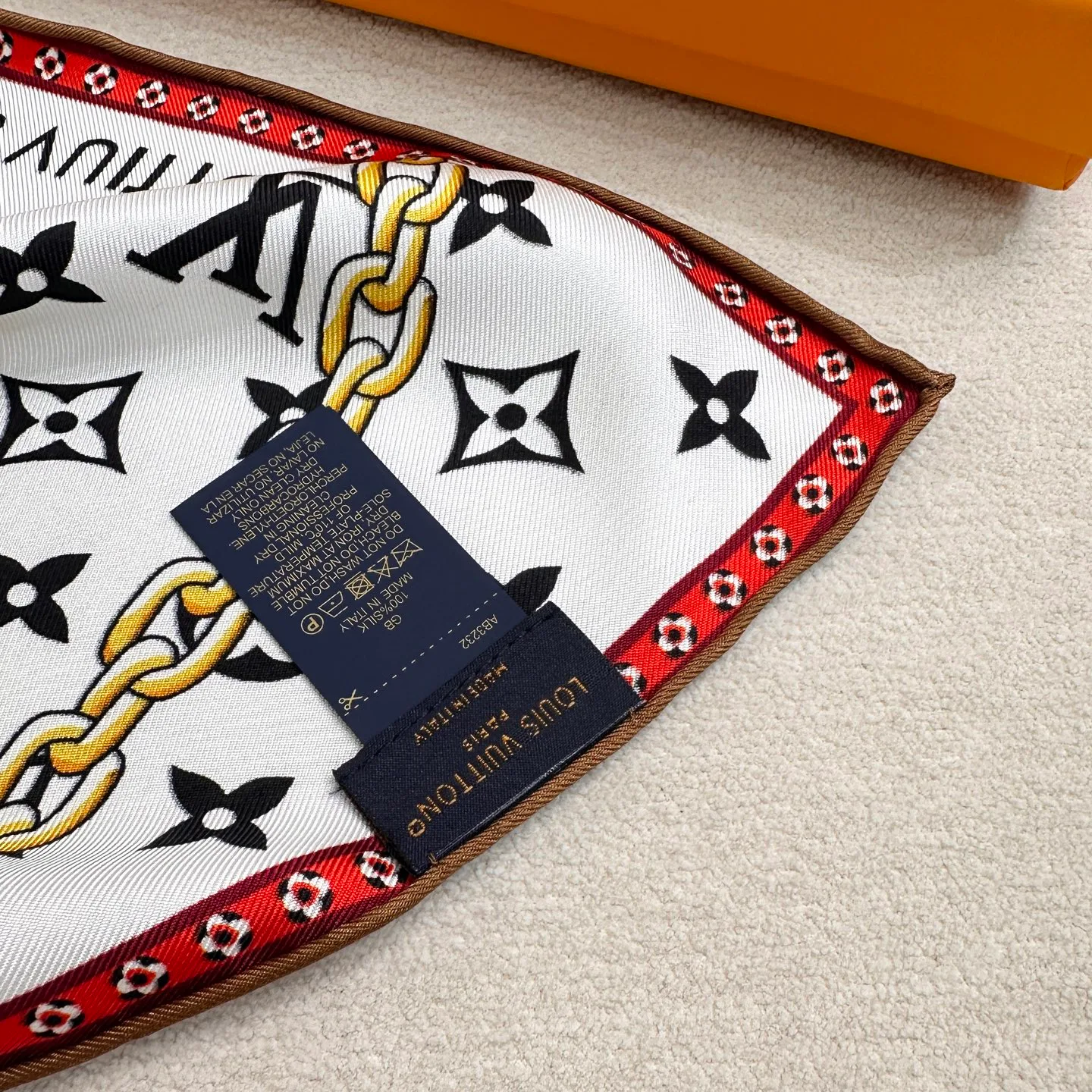 Silk Scarves LOUIS VUITTON 18501130