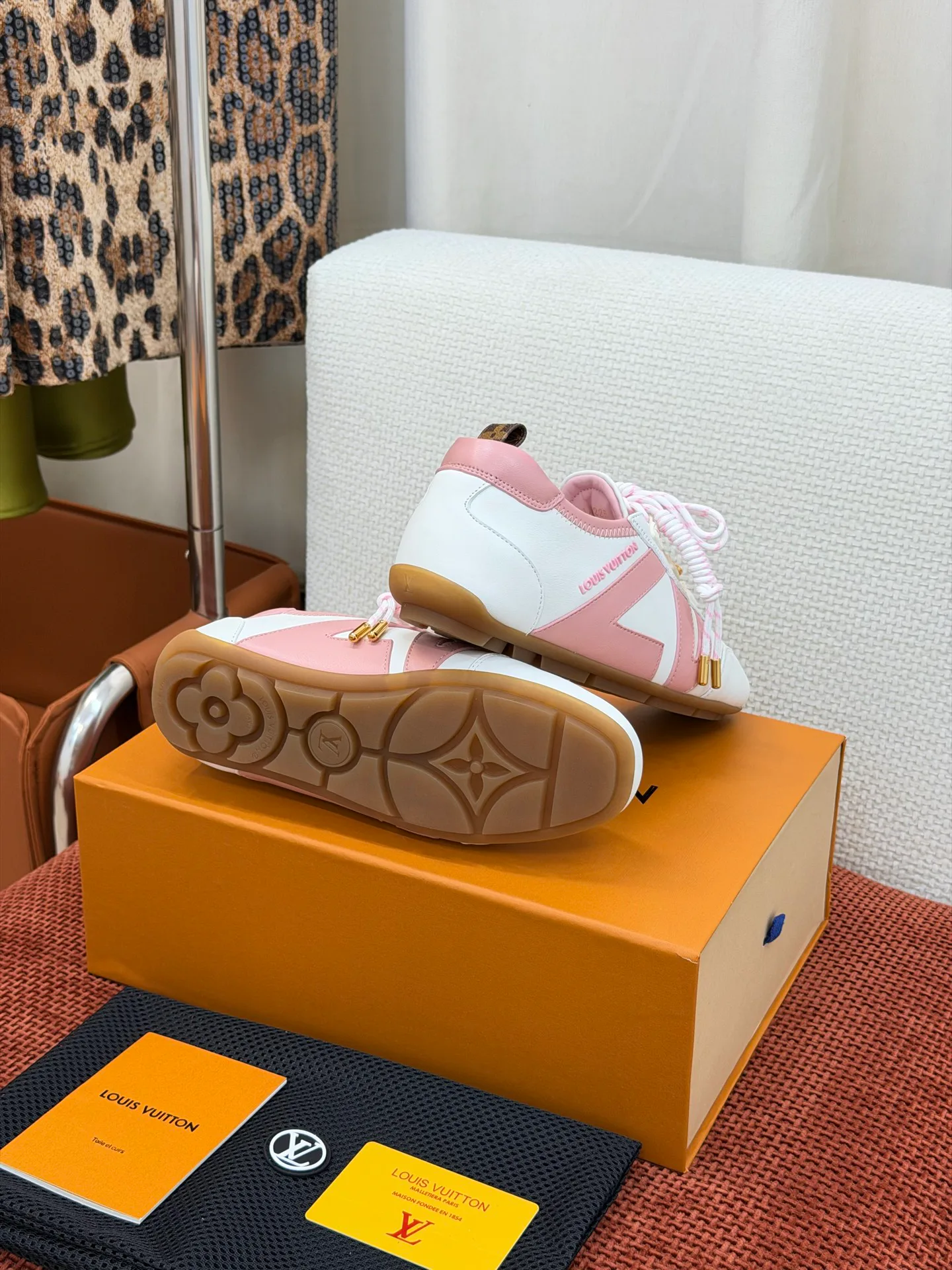 Women's Sneakers LOUIS VUITTON 19585458
