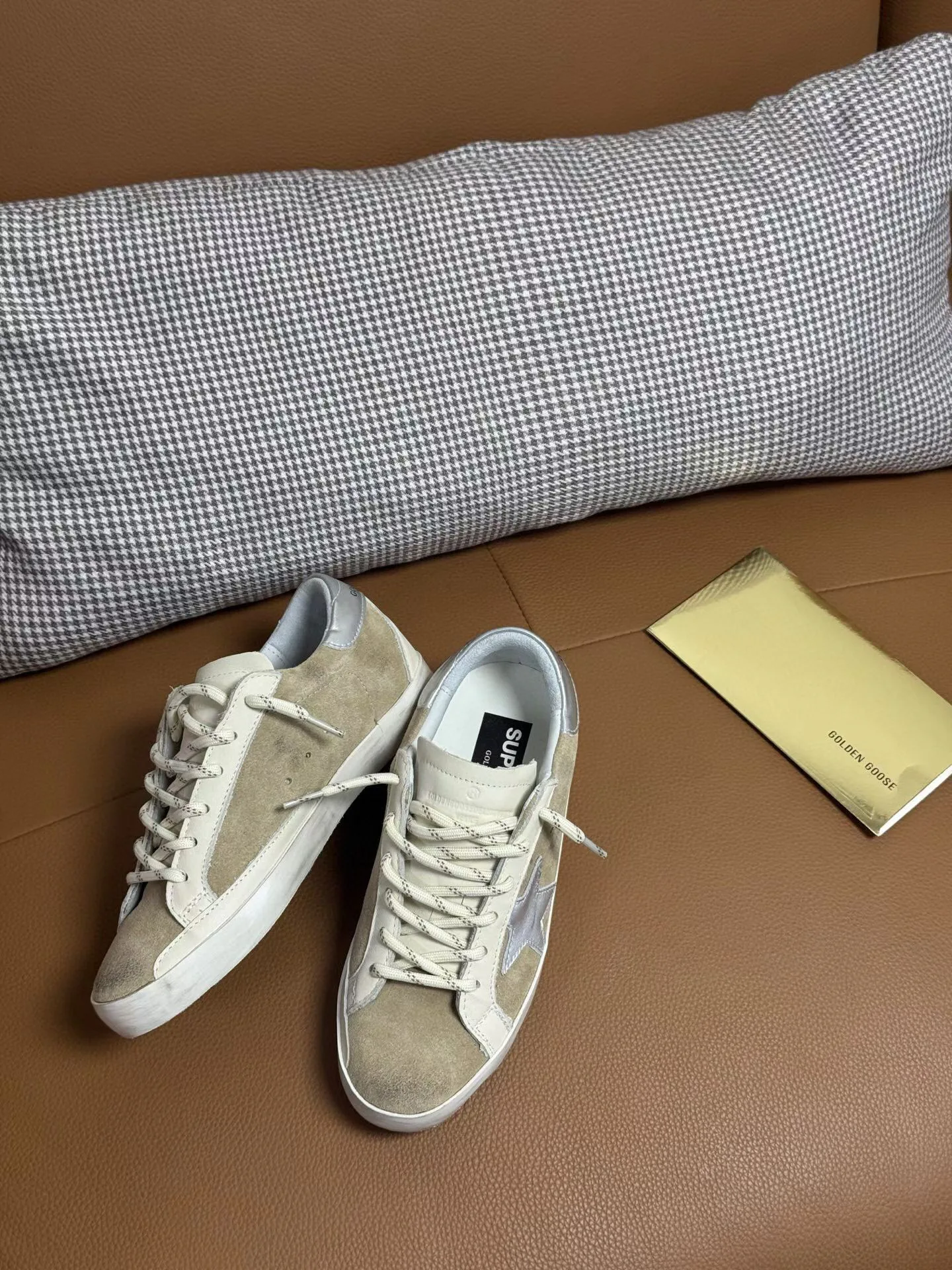 Women's Sneakers GOLDEN GOOSE 18265607