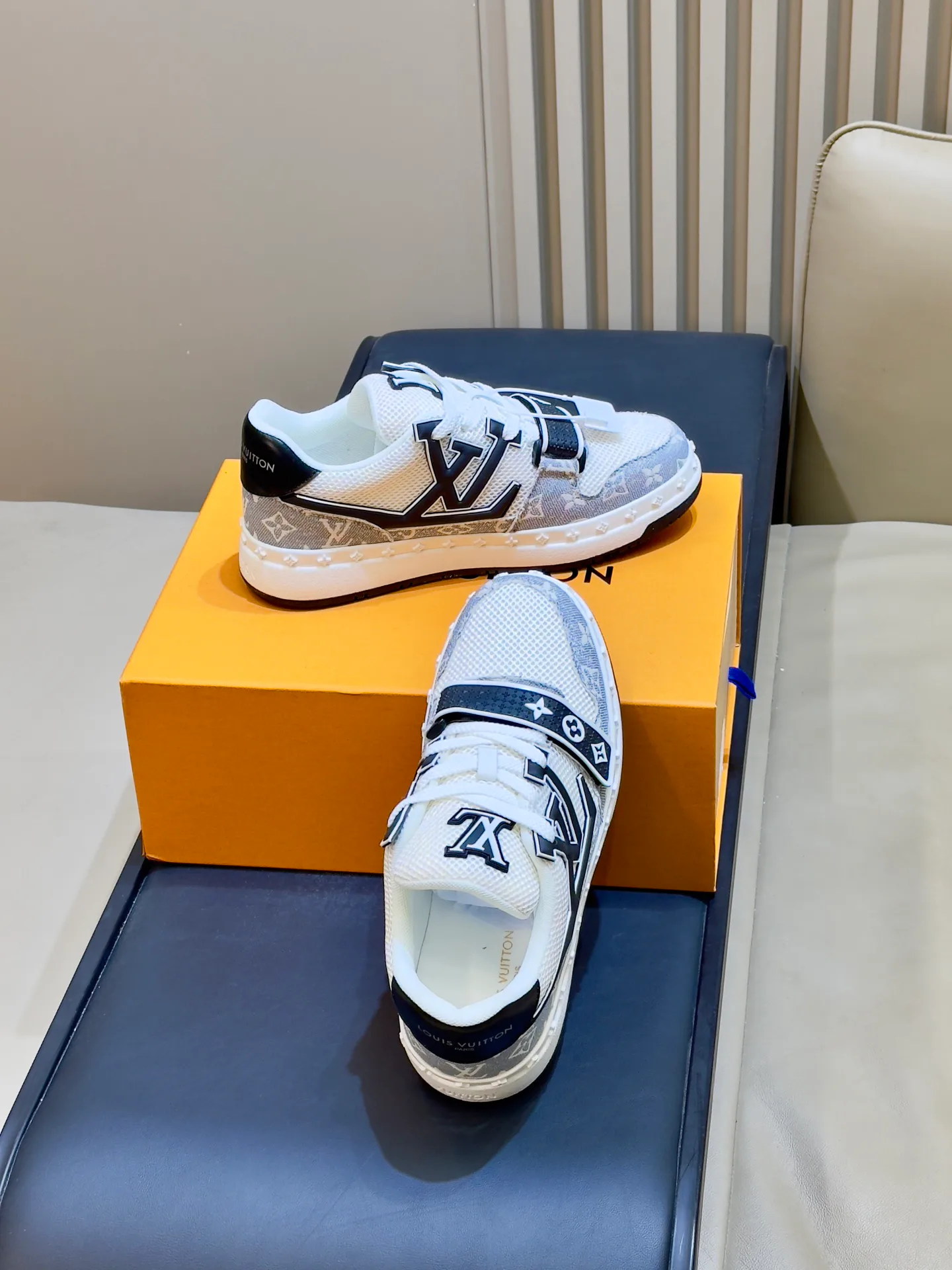 Men's Sneakers LOUIS VUITTON 18073549