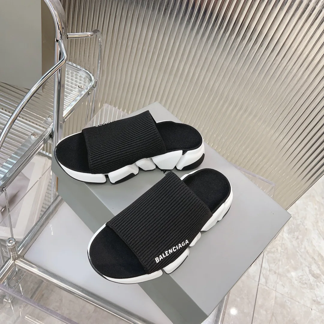 Women's Flip-Flops BALENCIAGA 17182657