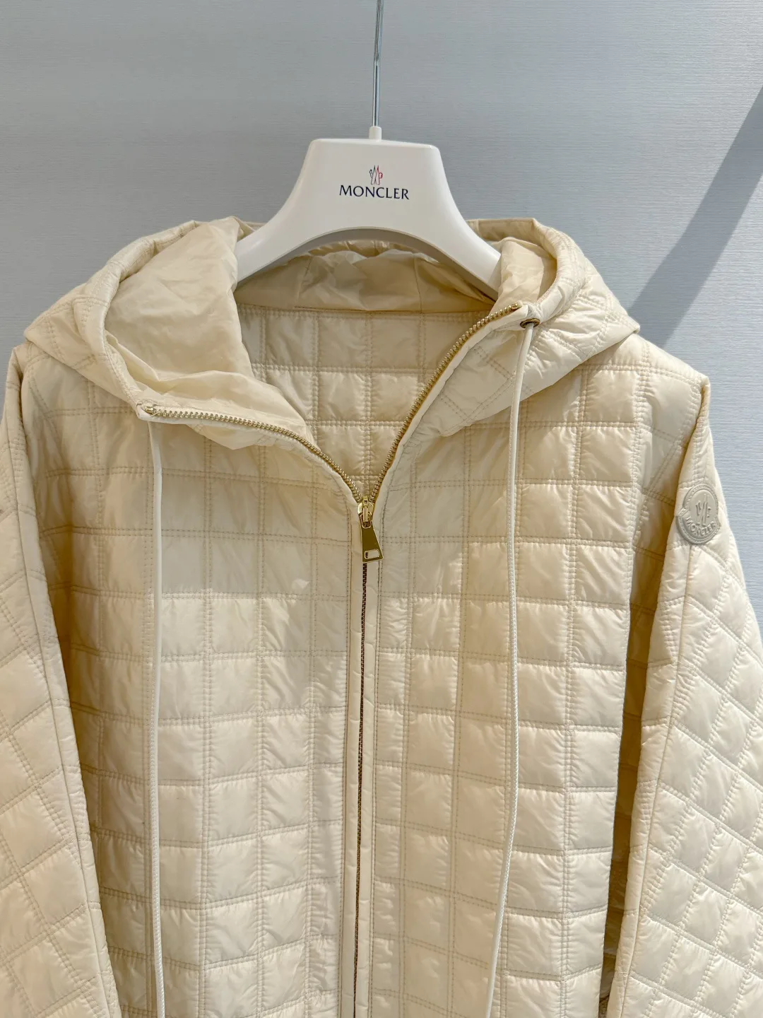 Women's Jackets And Down Jackets MONCLER 18050013