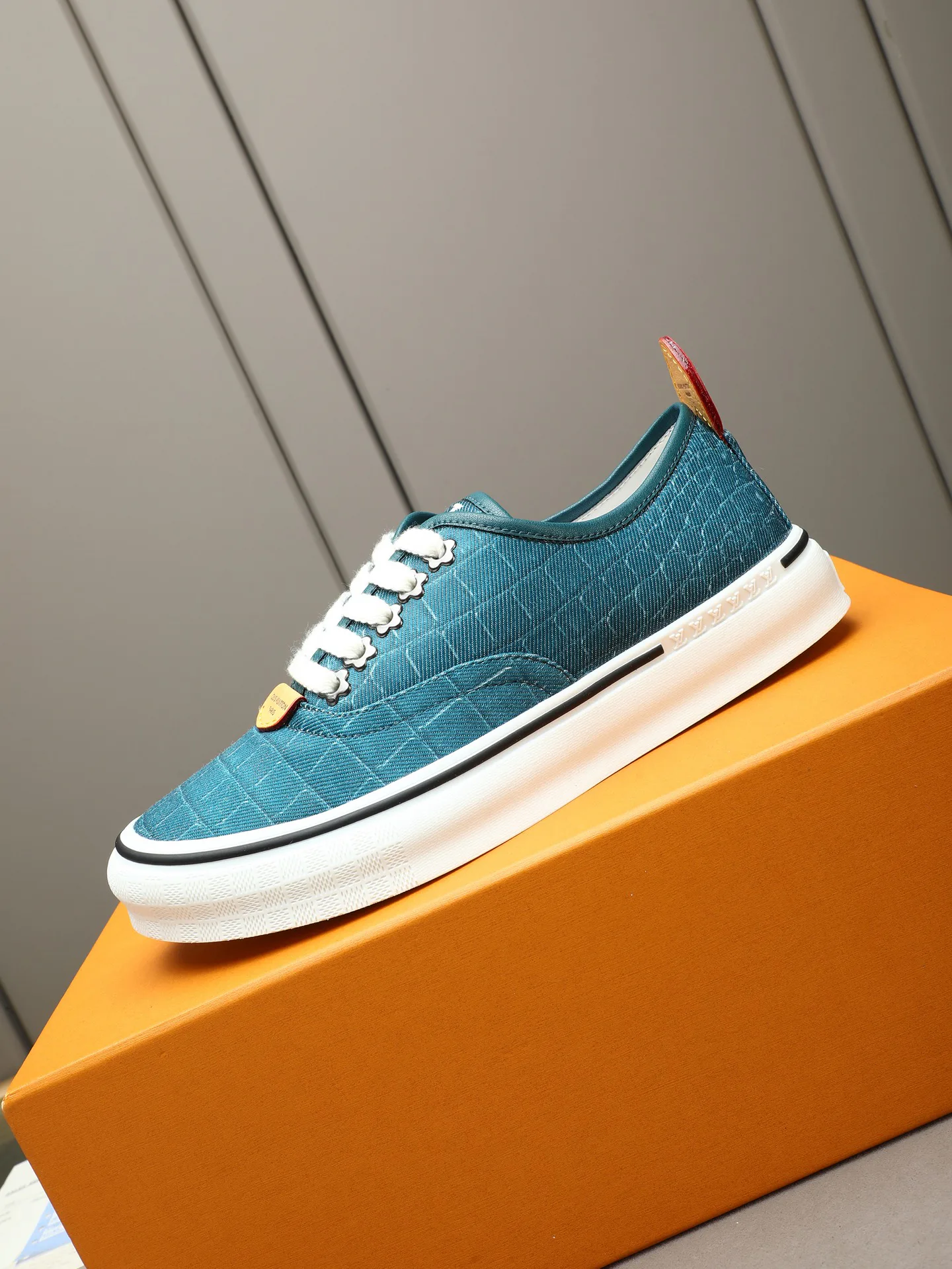 Women's Sneakers LOUIS VUITTON 17947262