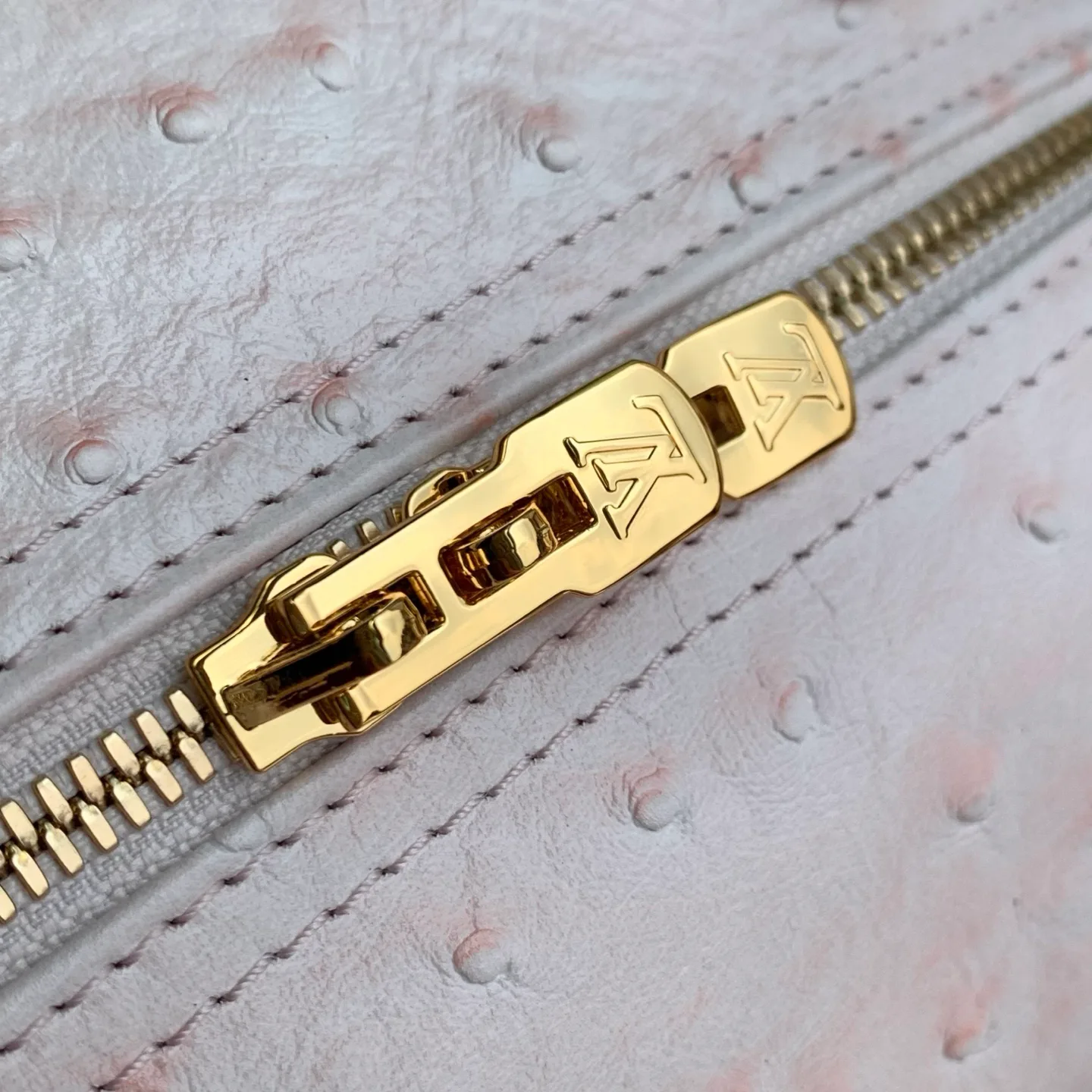 Women's Classic Handbags LOUIS VUITTON 18147541
