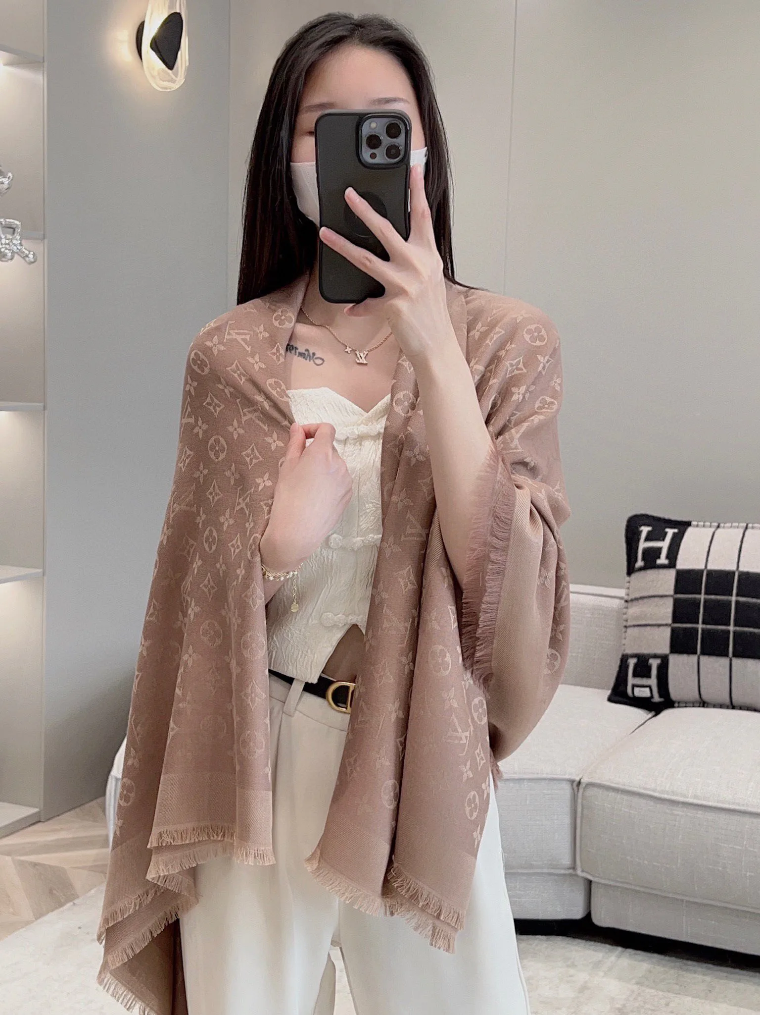 Scarves LOUIS VUITTON 18267593