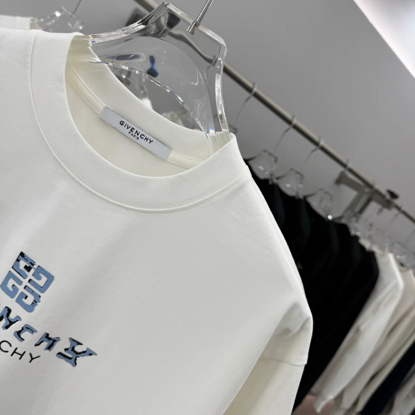 Men's T-Shirts GIVENCHY 17974723