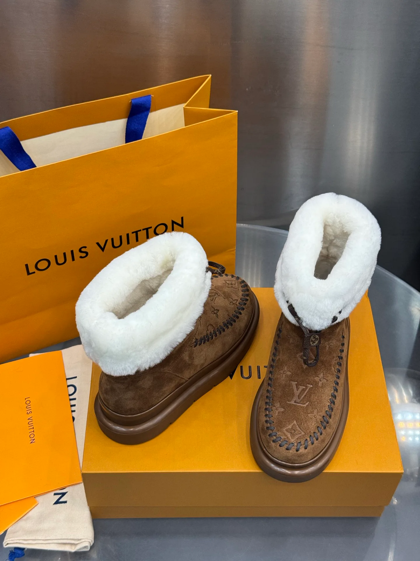 Women's Ugg Boots LOUIS VUITTON 18202485
