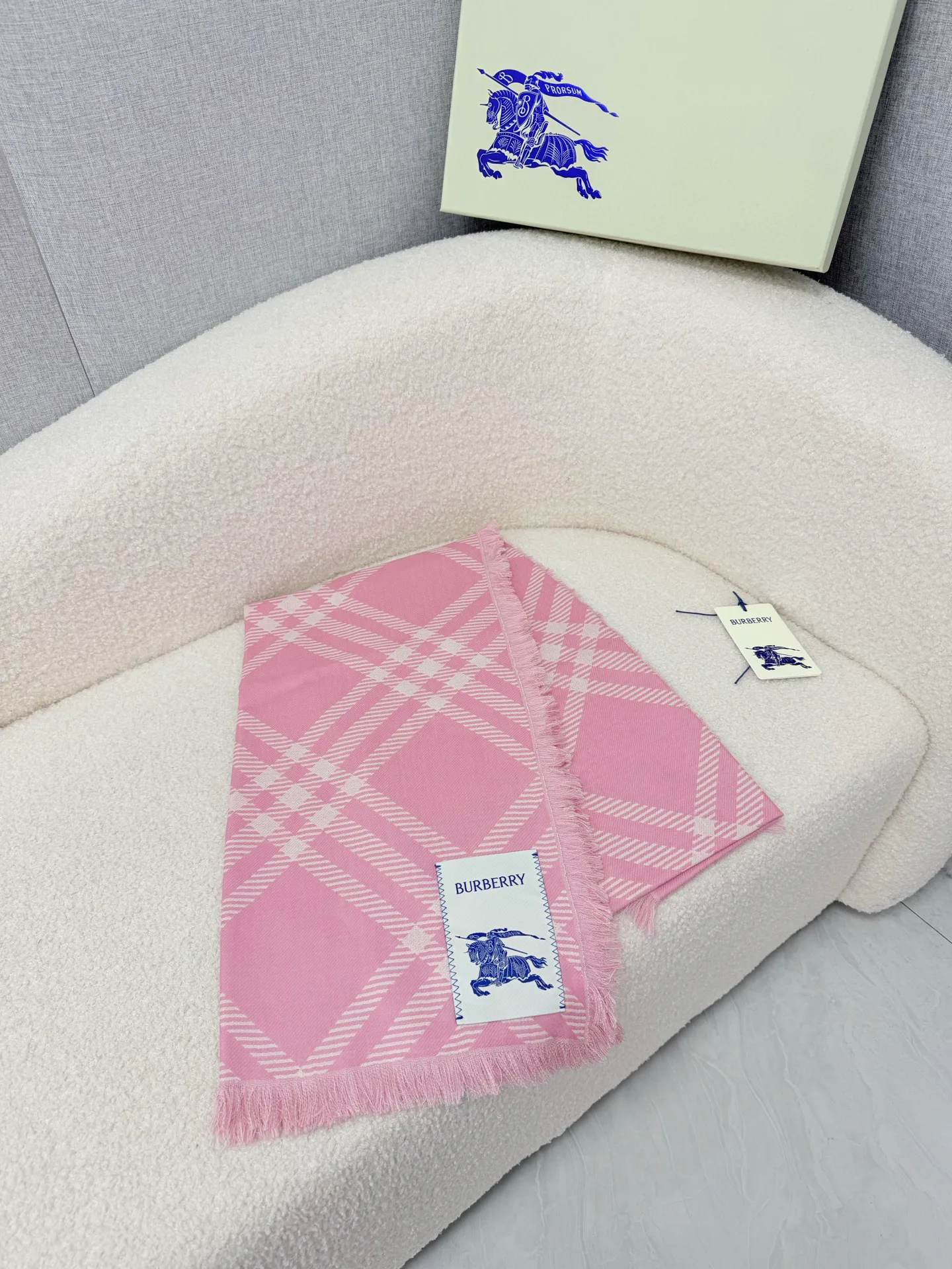 Scarves BURBERRY 18322315