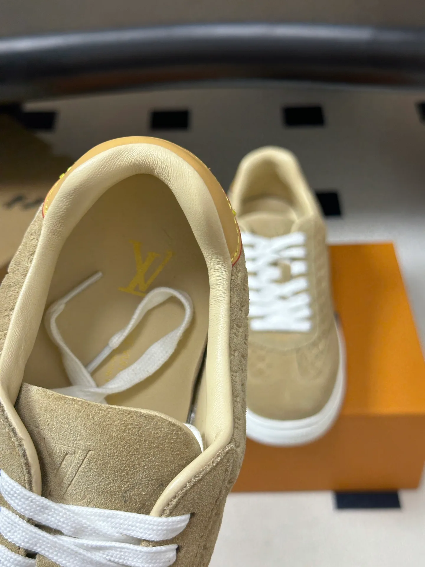Men's Sneakers LOUIS VUITTON 18340910
