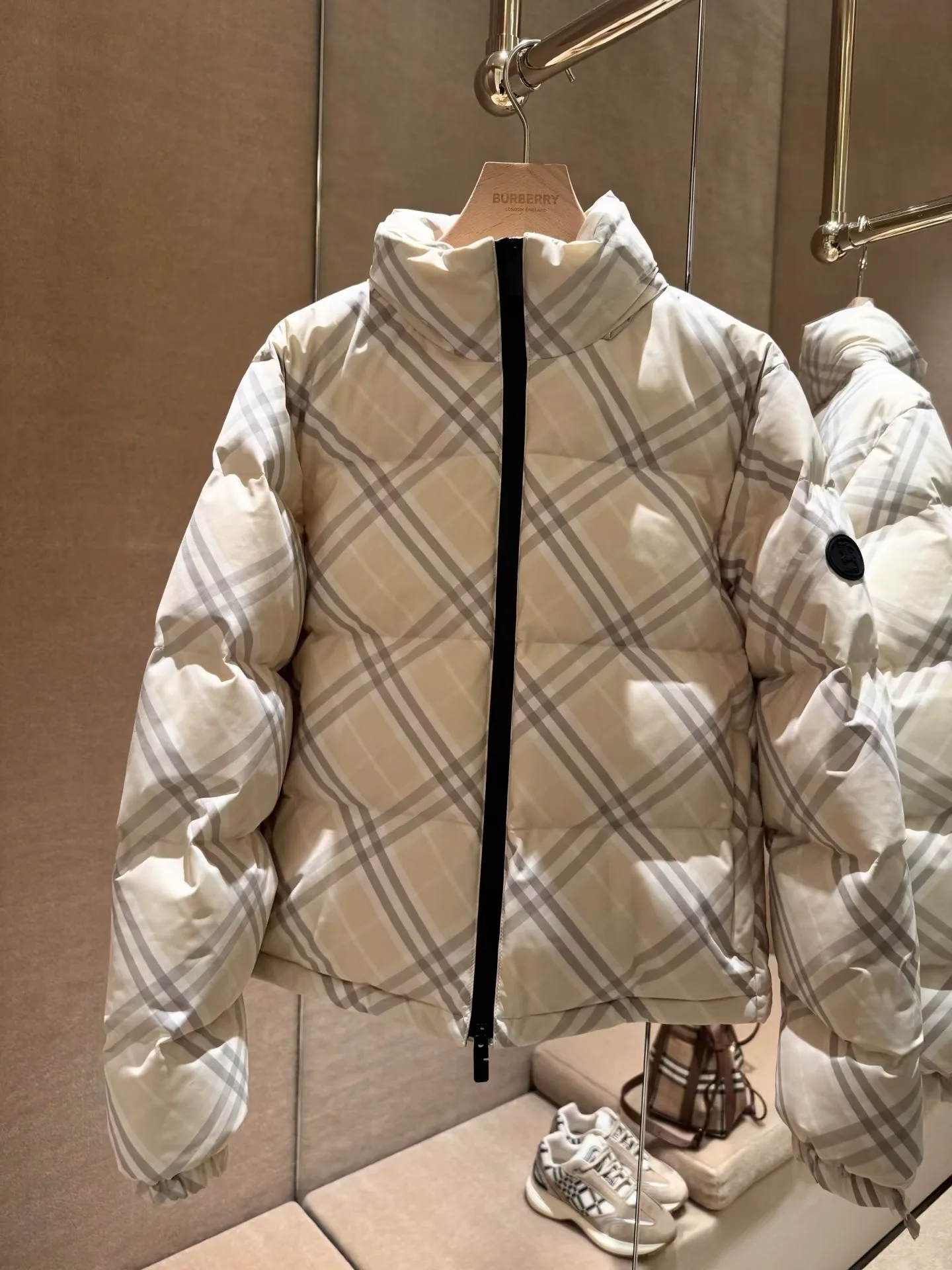 Women's Jackets And Down Jackets BURBERRY 18391887