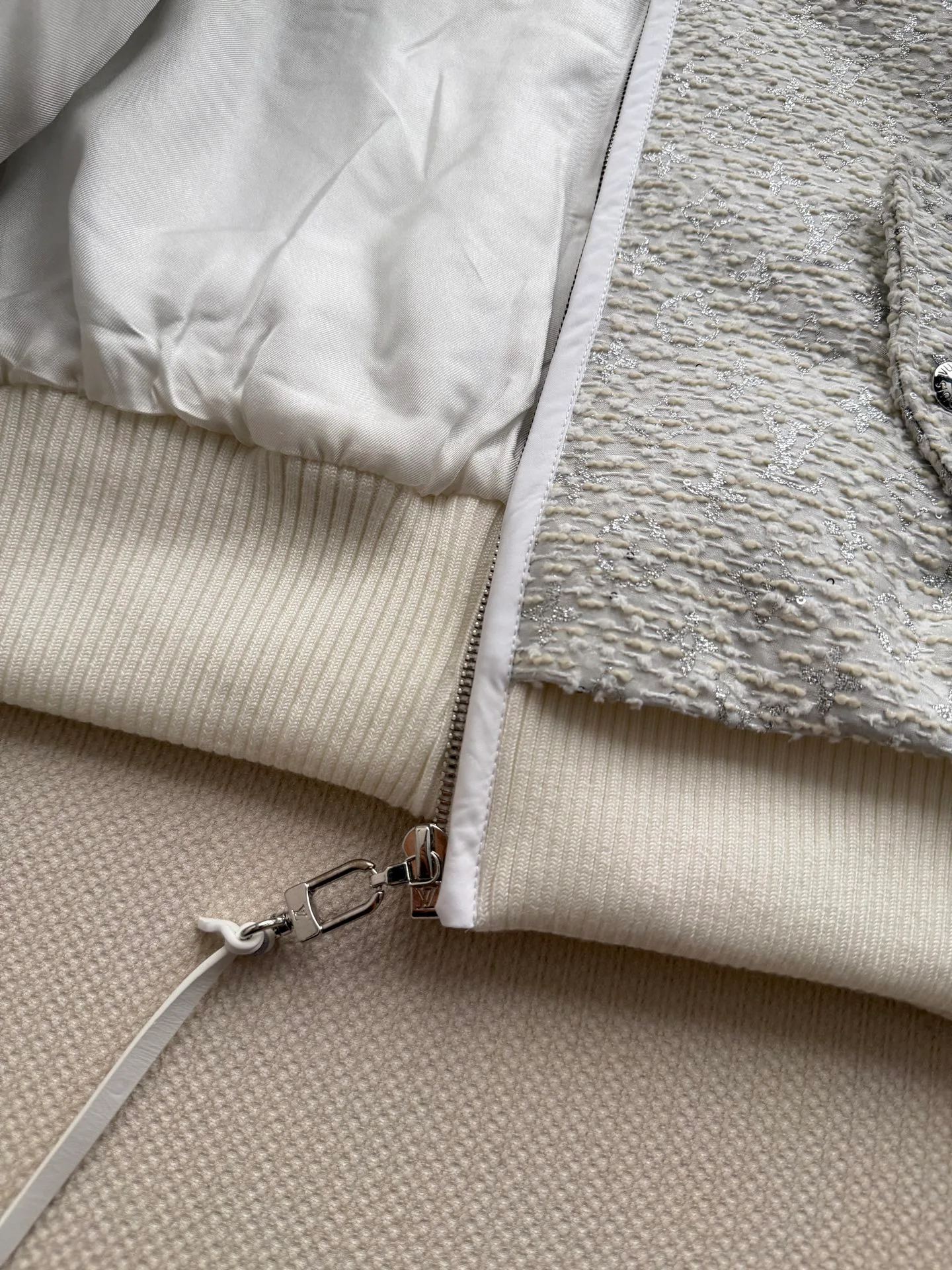 Women's Jackets And Down Jackets LOUIS VUITTON 18047168