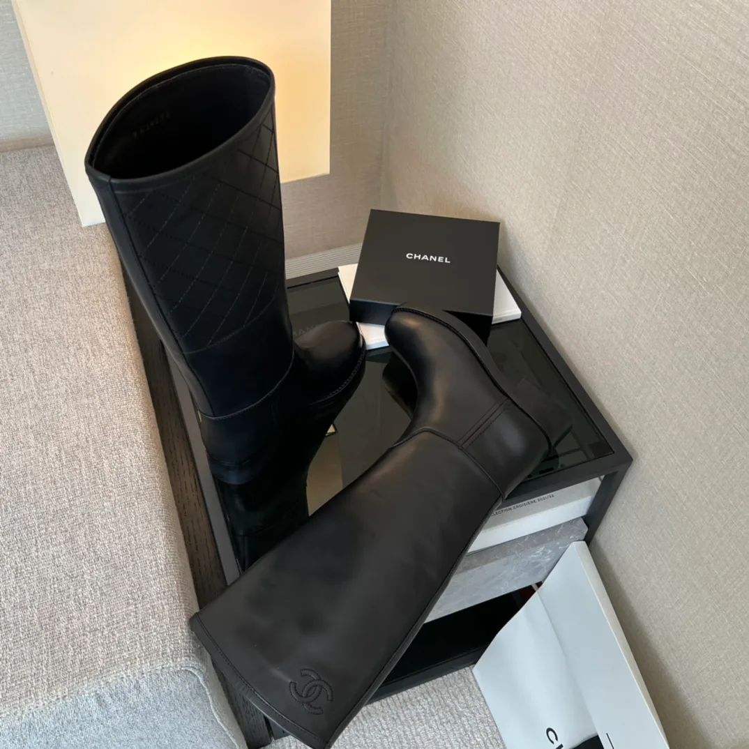 Women's Boots CHANEL 18347571