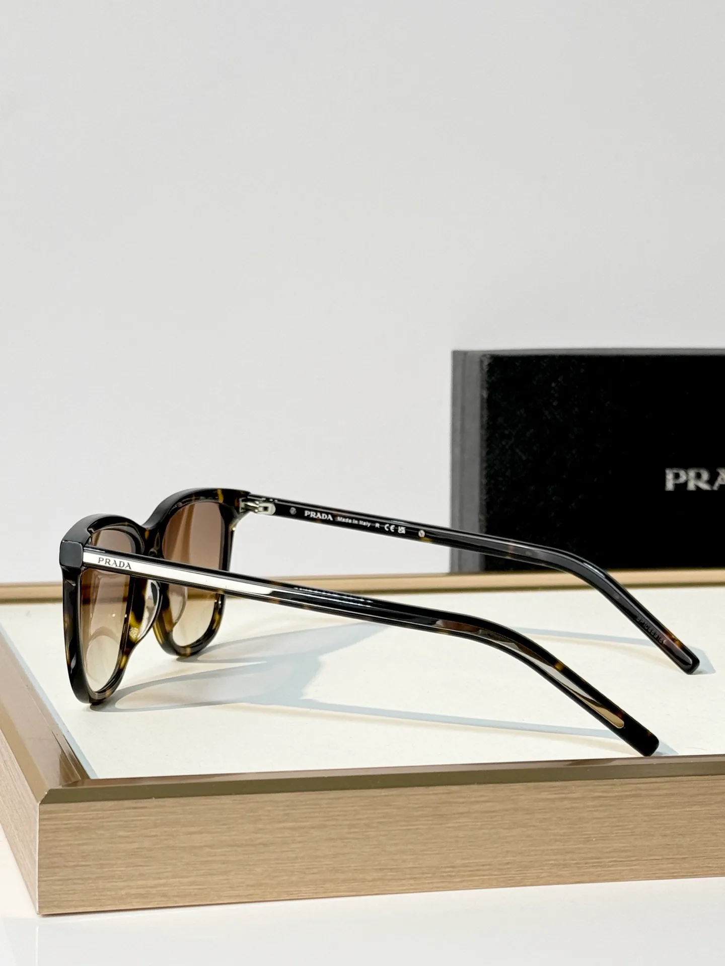 Очки Prada 18602851